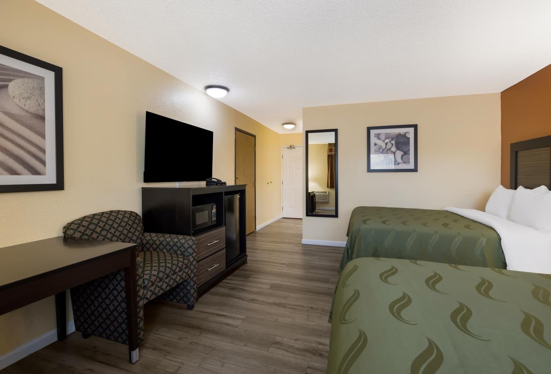 Quality Inn & Suites Medford Airport gallery photo in Medford, OR — image 39