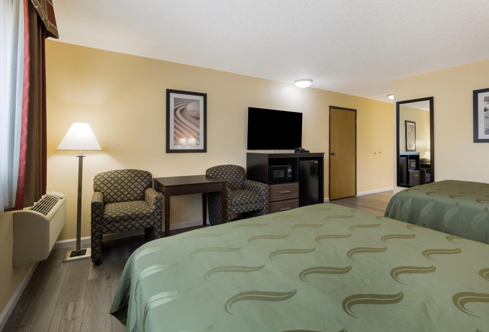 Quality Inn & Suites Medford Airport gallery photo in Medford, OR — image 25