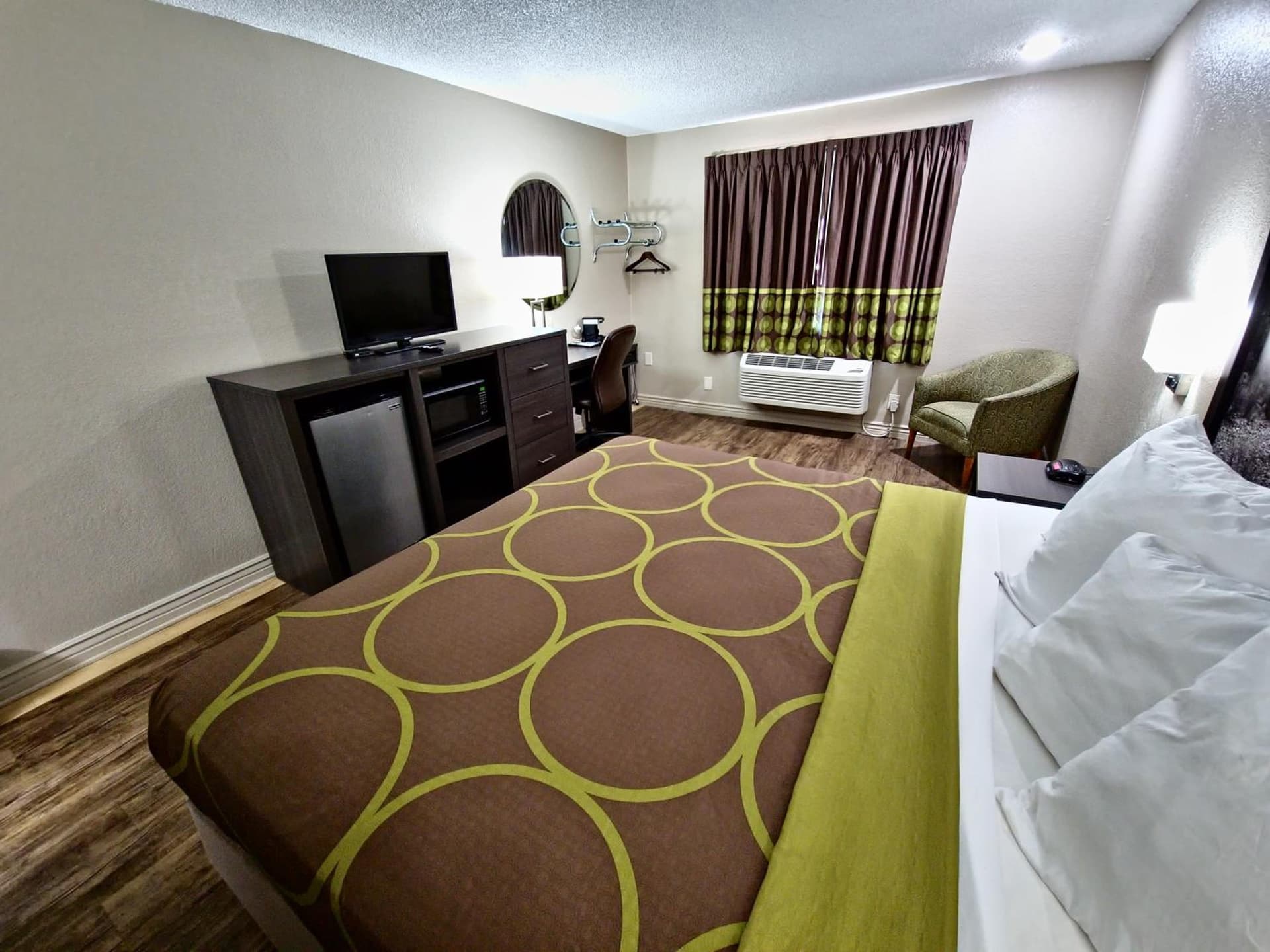 Super 8 by Wyndham Goodyear/Phoenix Area gallery photo in Goodyear, AZ — image 24