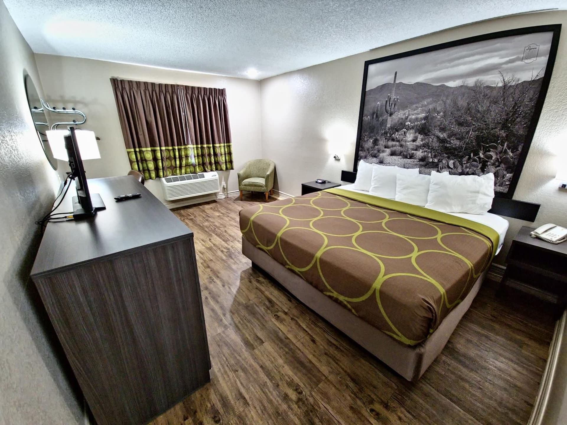 Super 8 by Wyndham Goodyear/Phoenix Area gallery photo in Goodyear, AZ — image 9