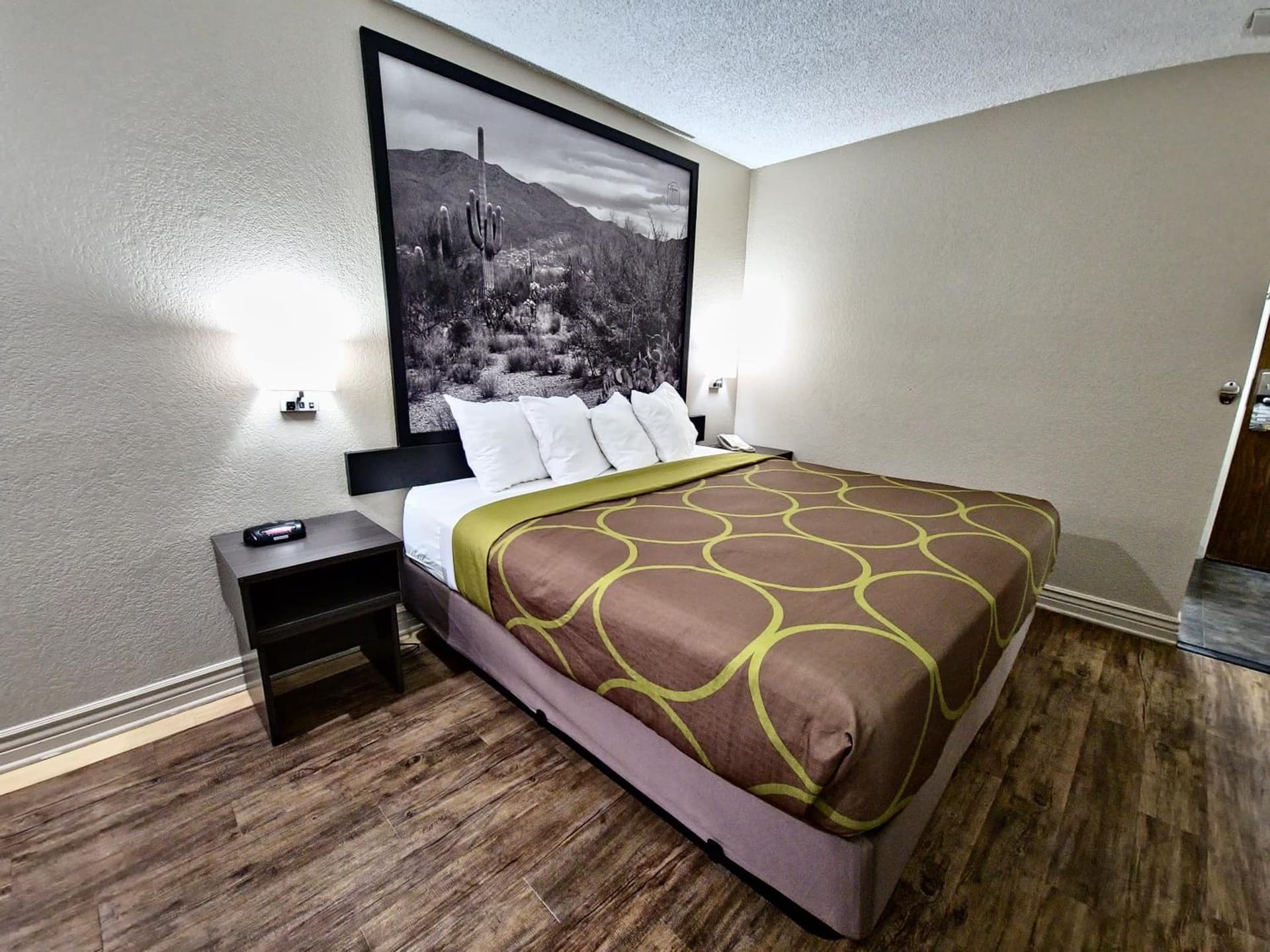 Super 8 by Wyndham Goodyear/Phoenix Area gallery photo in Goodyear, AZ — image 11