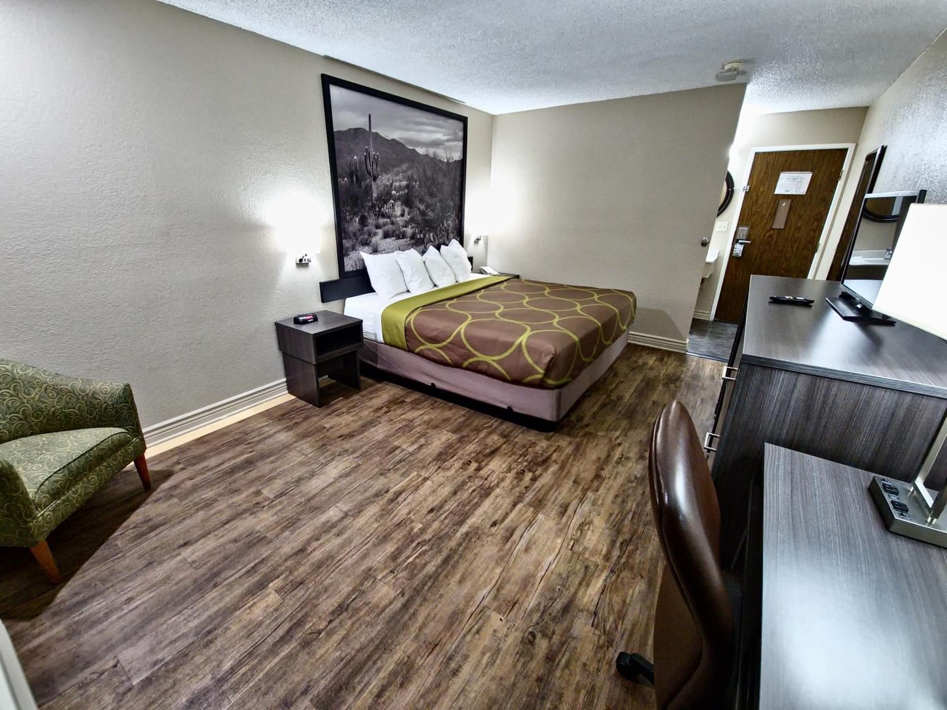 Super 8 by Wyndham Goodyear/Phoenix Area gallery photo in Goodyear, AZ — image 7