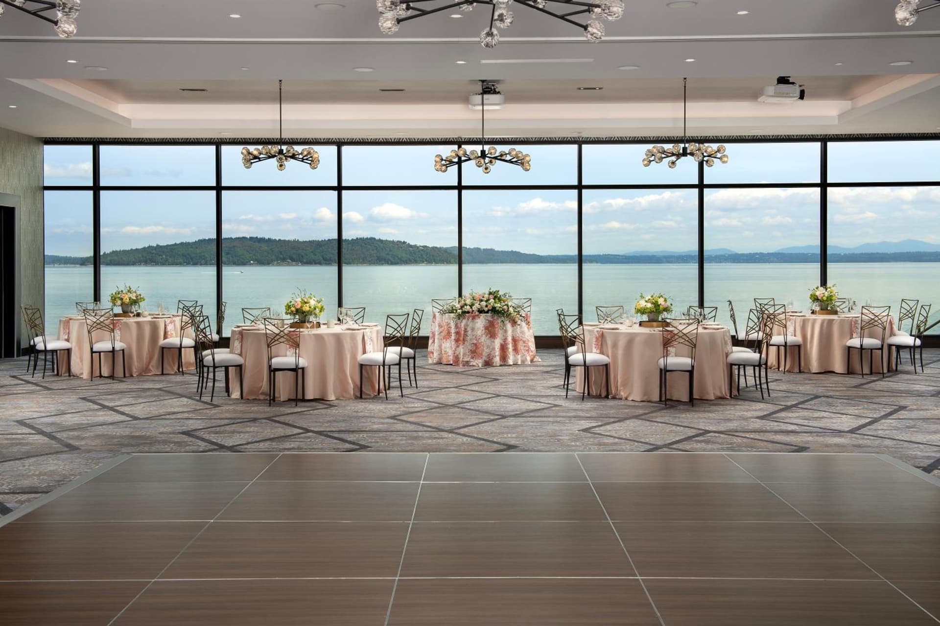 Silver Cloud Hotel Tacoma at Point Ruston Waterfront gallery photo in Tacoma, WA — image 41