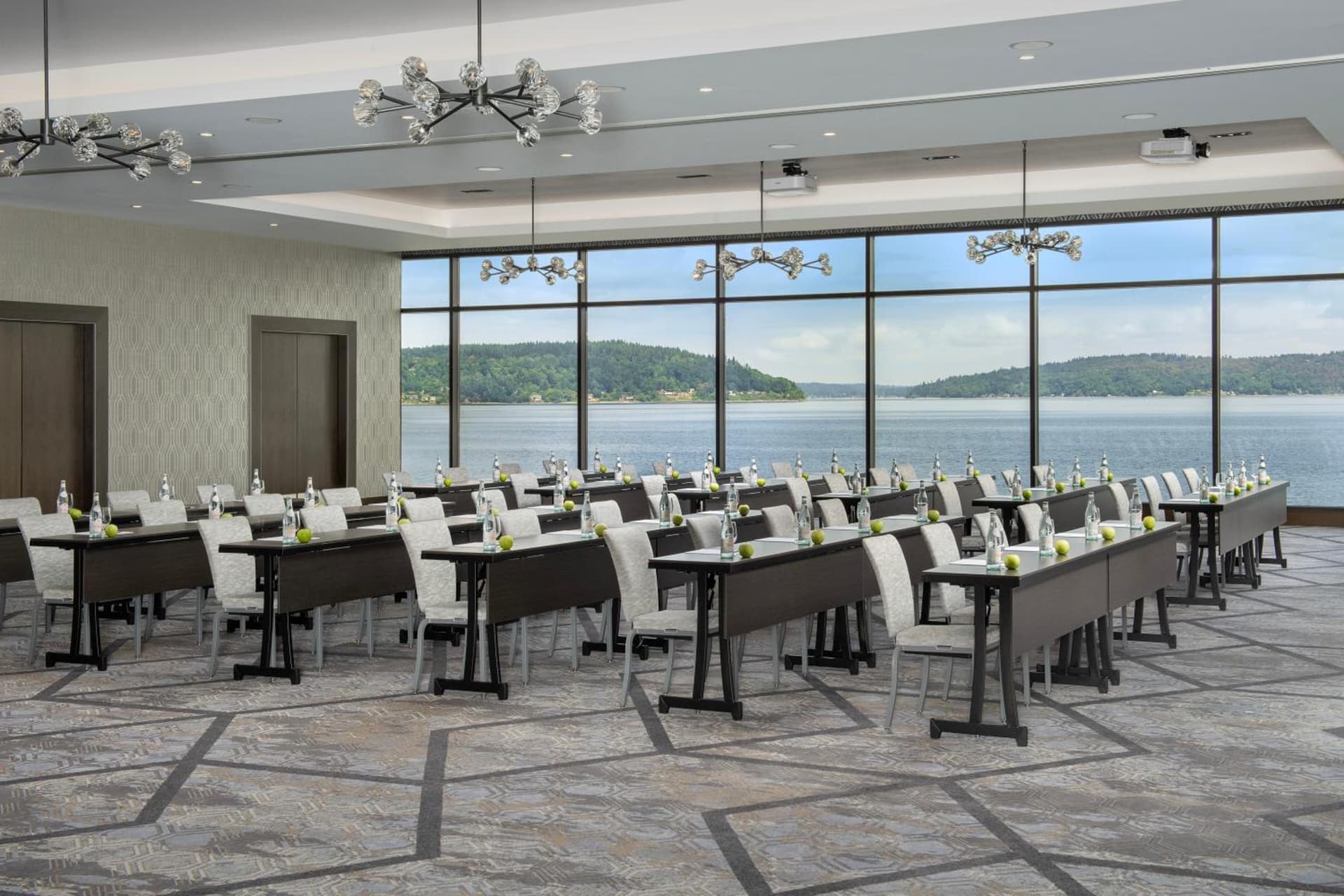 Silver Cloud Hotel Tacoma at Point Ruston Waterfront gallery photo in Tacoma, WA — image 43