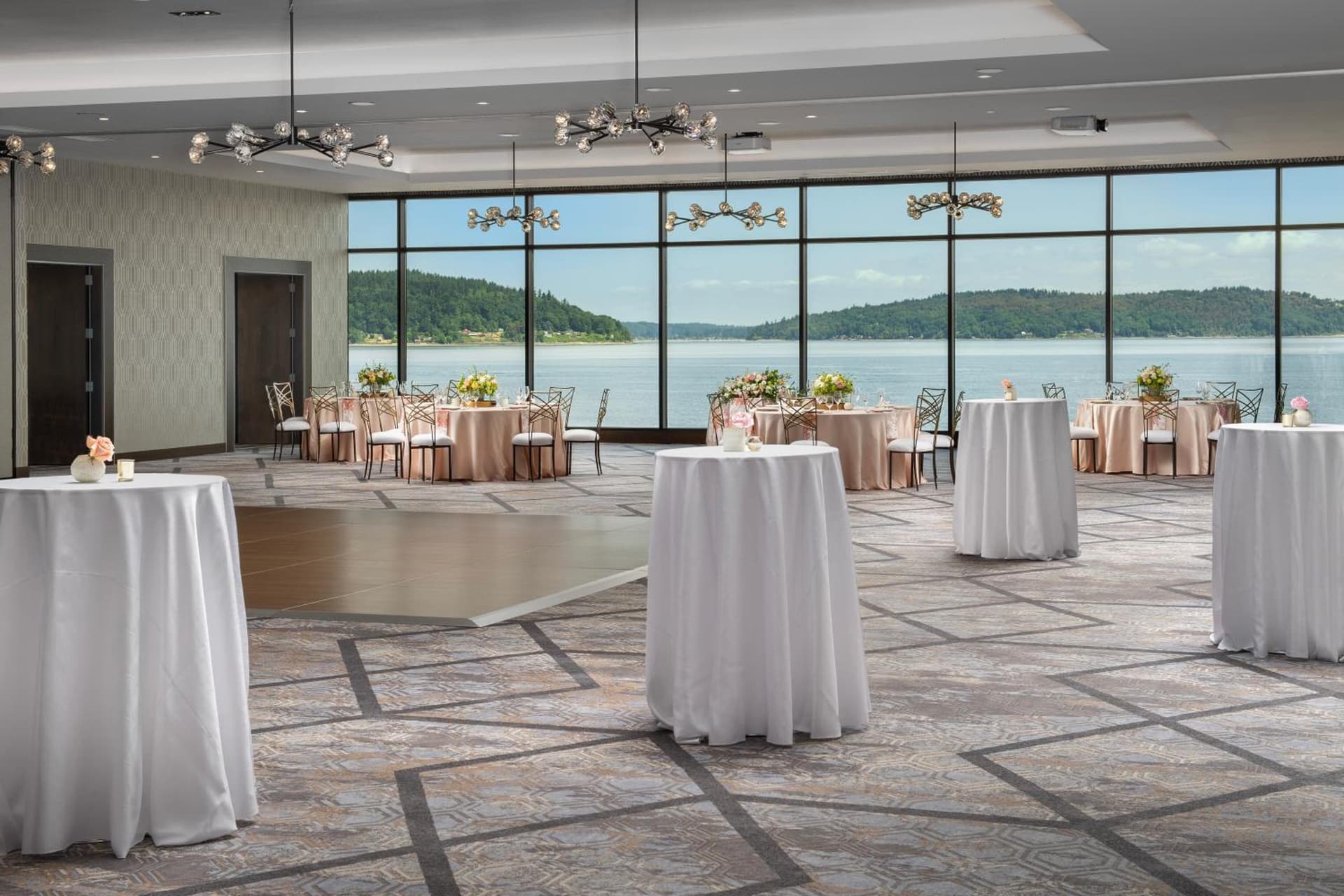 Silver Cloud Hotel Tacoma at Point Ruston Waterfront gallery photo in Tacoma, WA — image 33