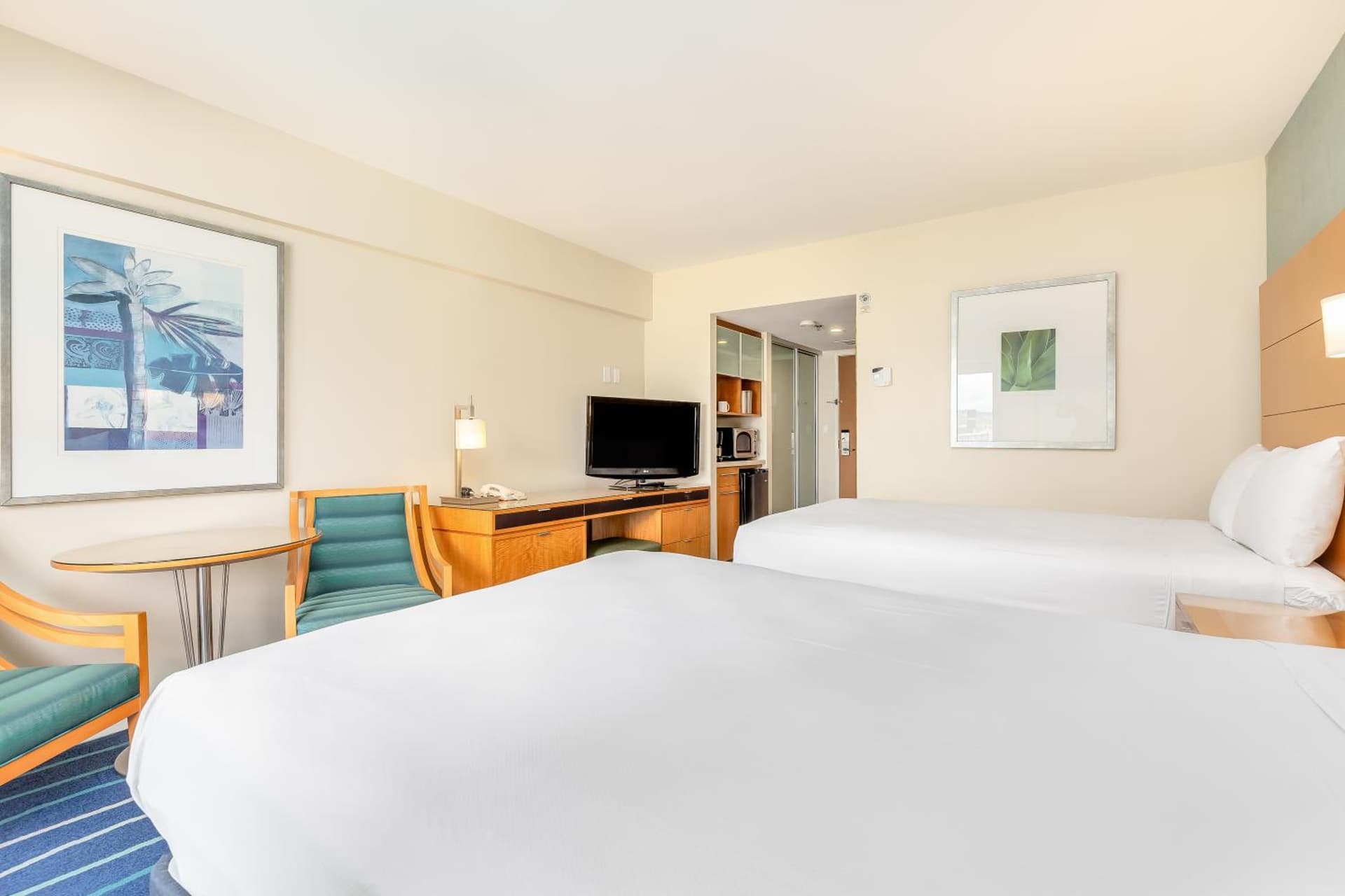 Castle At Ala Moana Hotel property views in Honolulu, HI — gallery photo 3