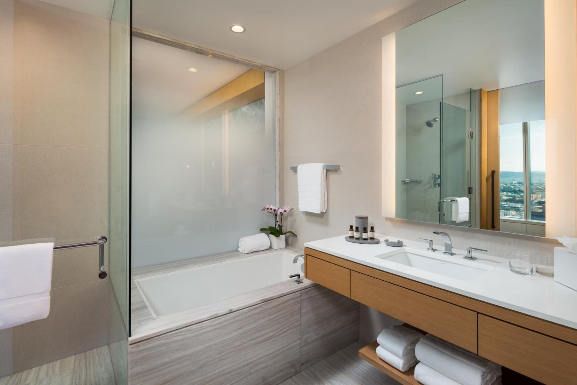 InterContinental - Los Angeles Downtown by IHG gallery photo in Los Angeles, CA — image 130