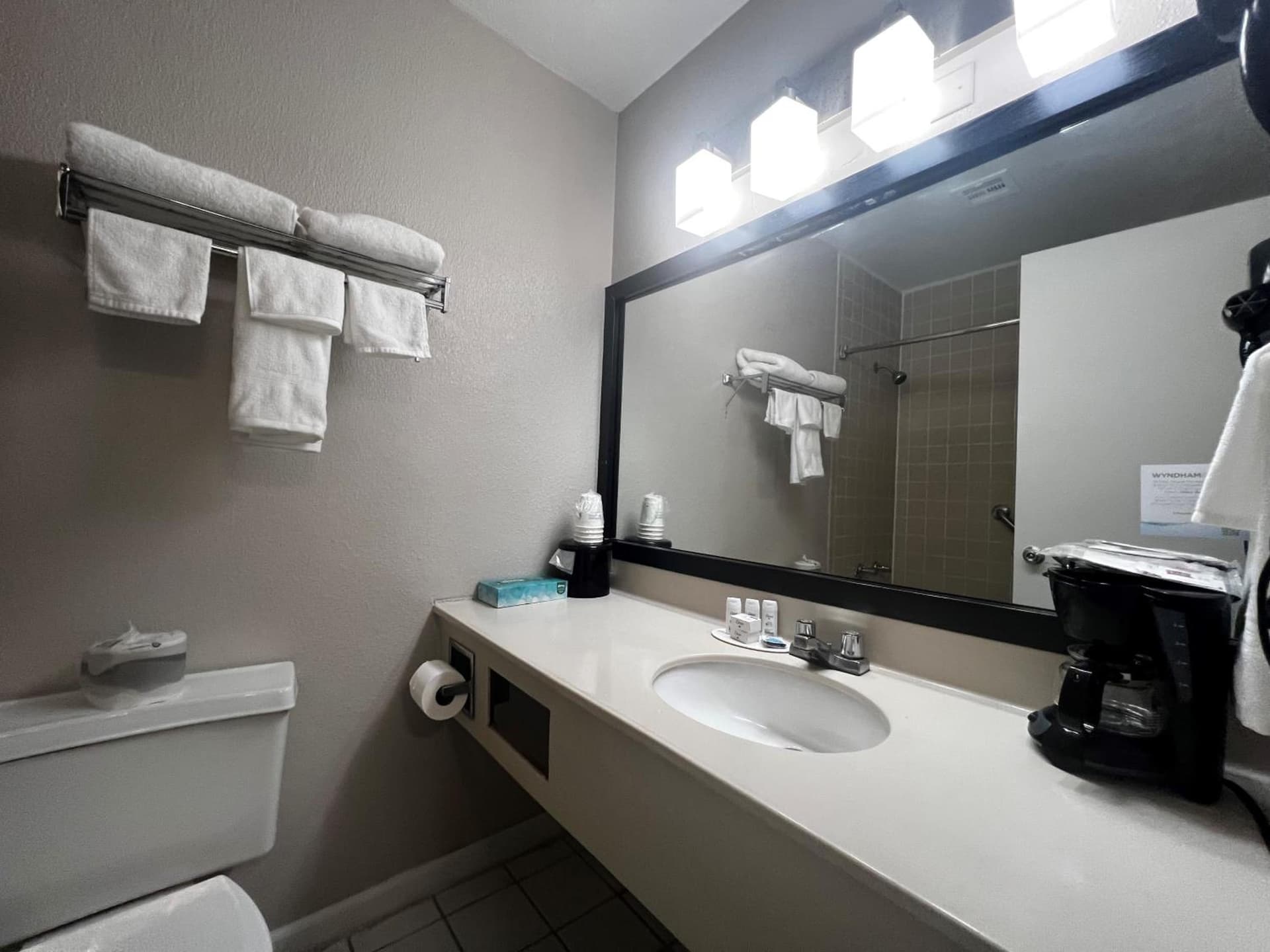 Baymont by Wyndham Port Arthur - Groves Area interior in Port Arthur, TX — gallery photo 2