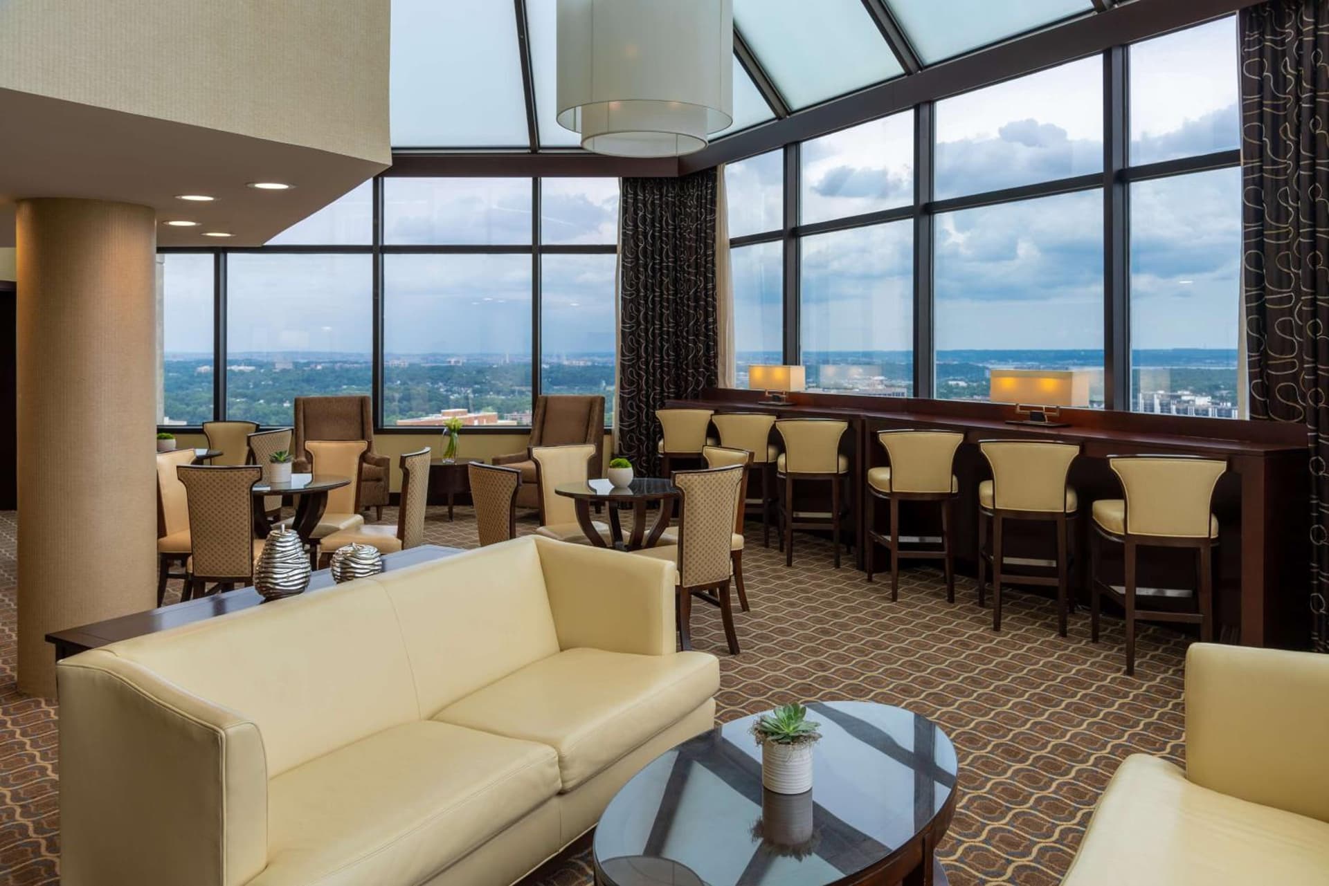 Hilton Alexandria Mark Center gallery photo in Alexandria, VA — image 15
