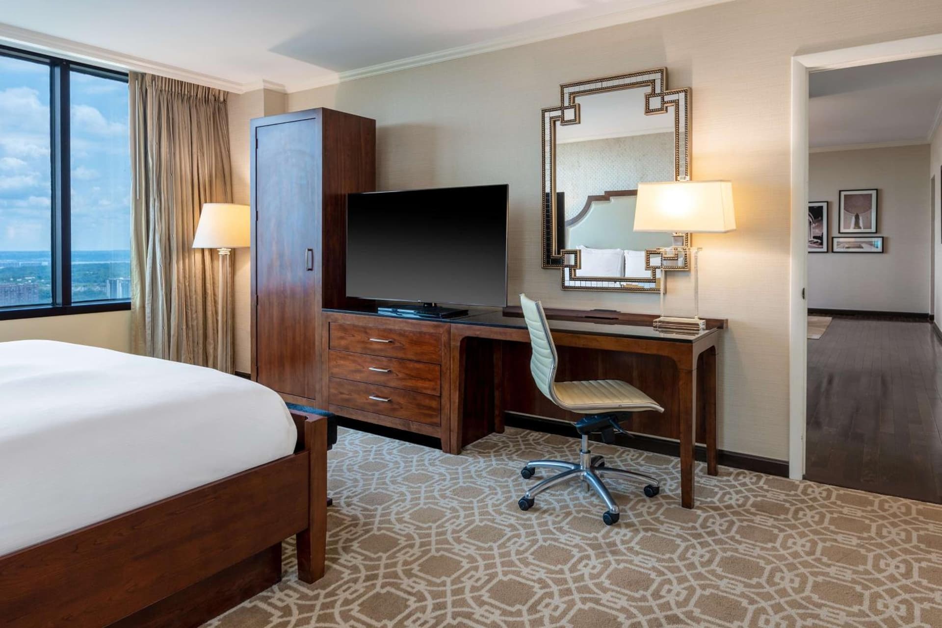 Hilton Alexandria Mark Center gallery photo in Alexandria, VA — image 14