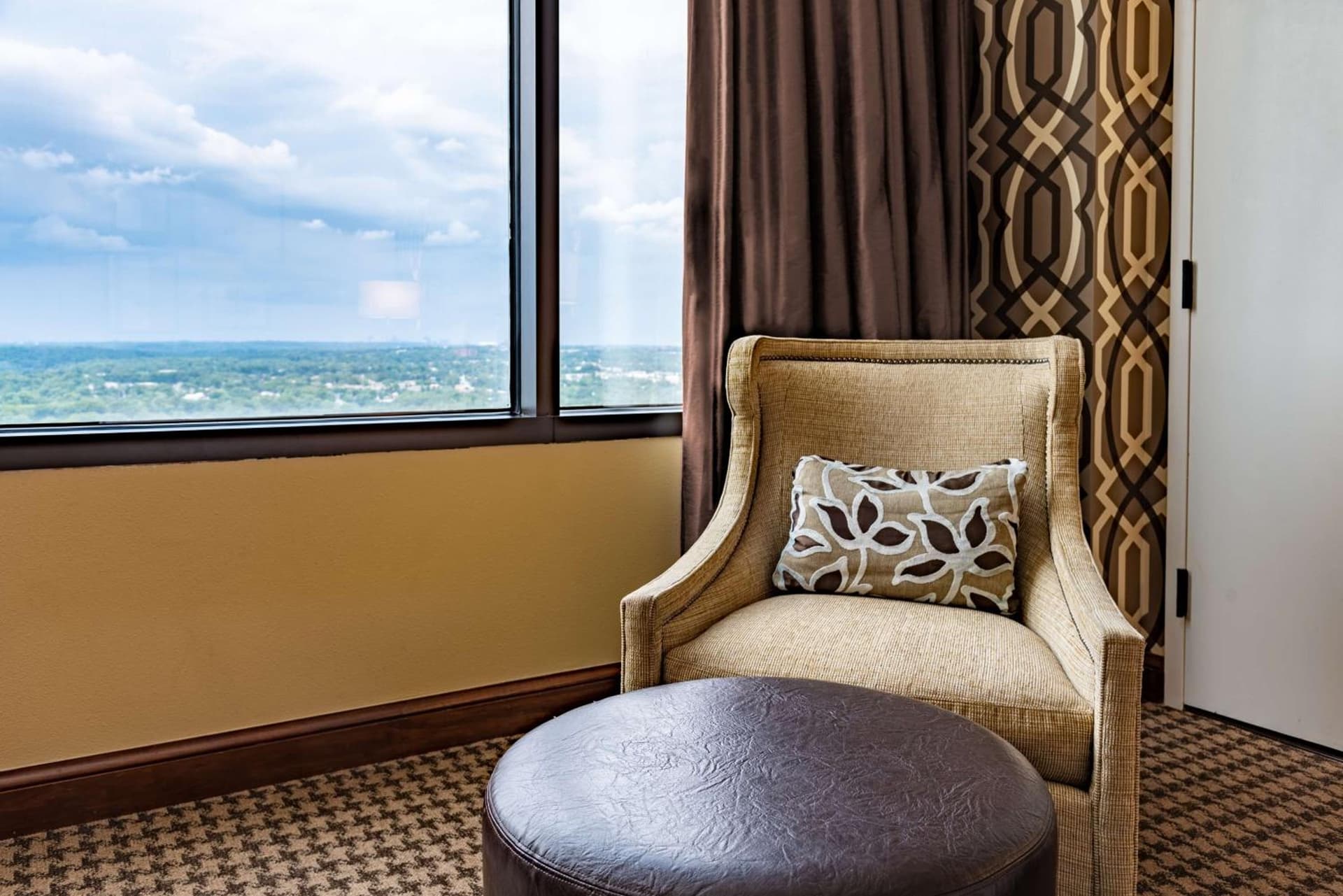 Hilton Alexandria Mark Center gallery photo in Alexandria, VA — image 93