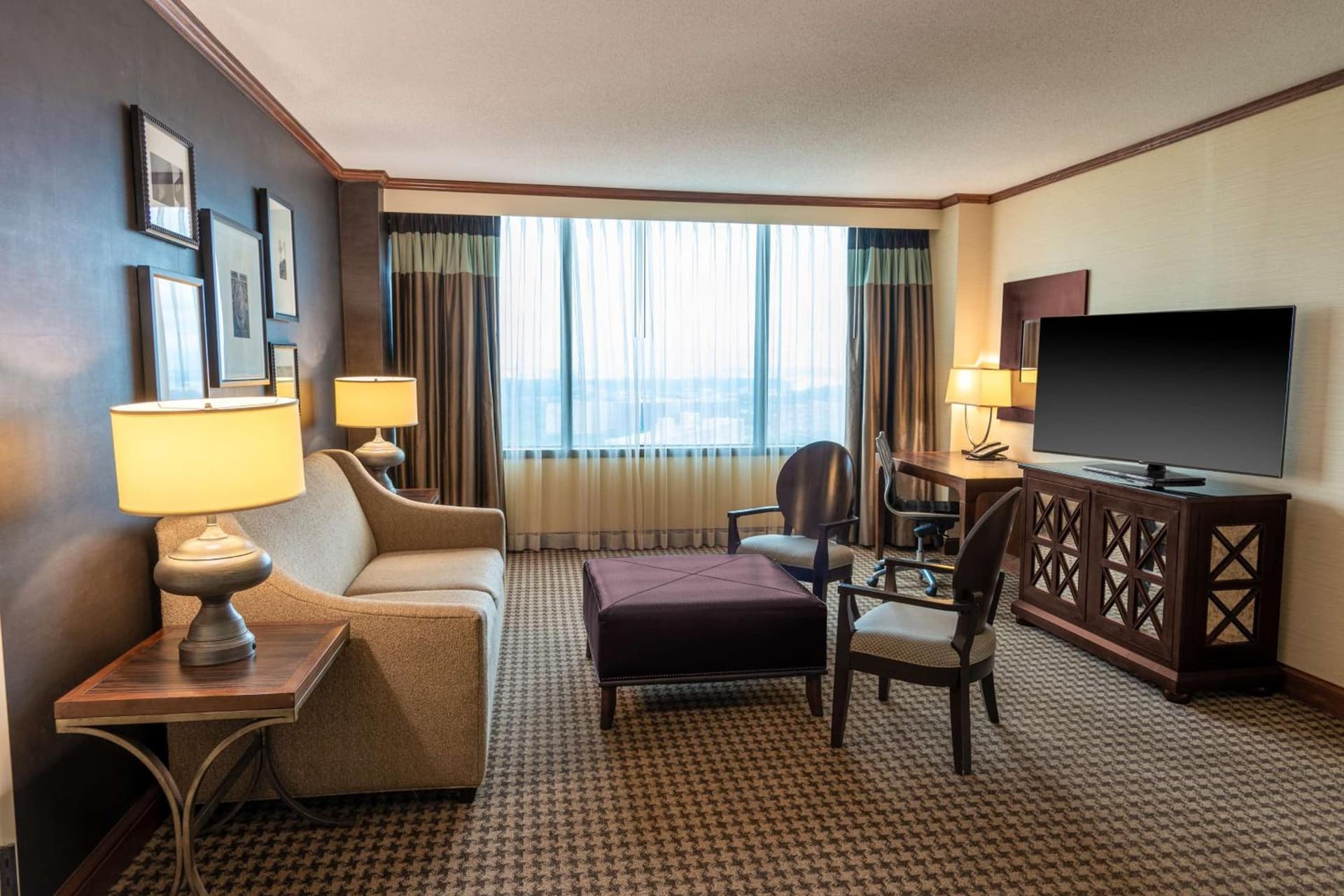 Hilton Alexandria Mark Center gallery photo in Alexandria, VA — image 92