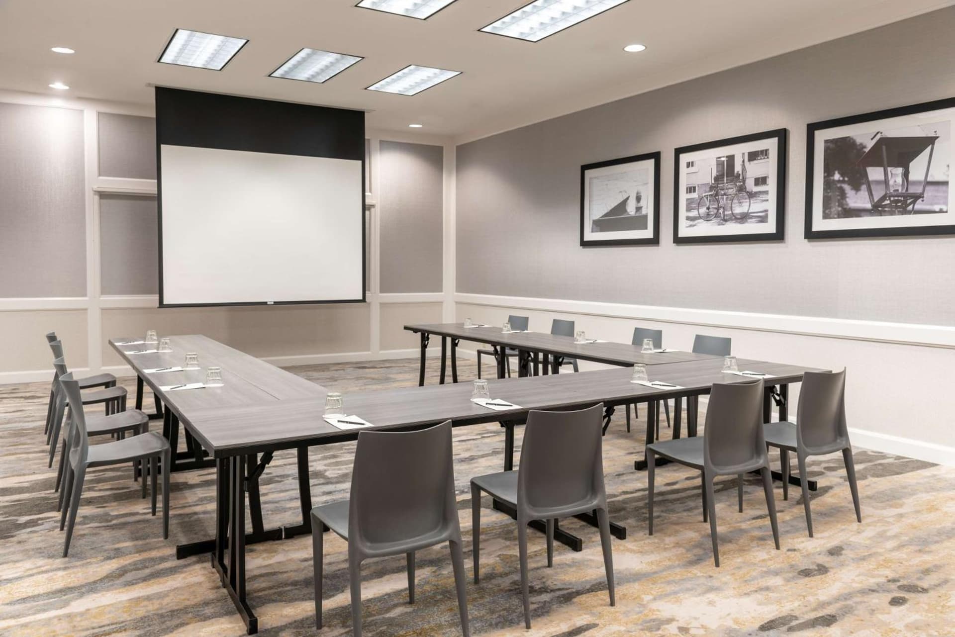 Hilton Alexandria Mark Center gallery photo in Alexandria, VA — image 35