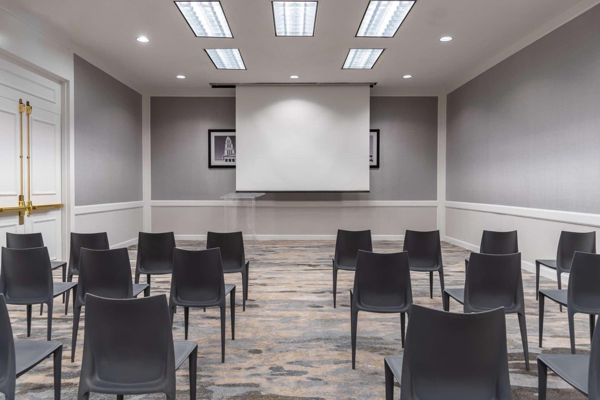 Hilton Alexandria Mark Center gallery photo in Alexandria, VA — image 102
