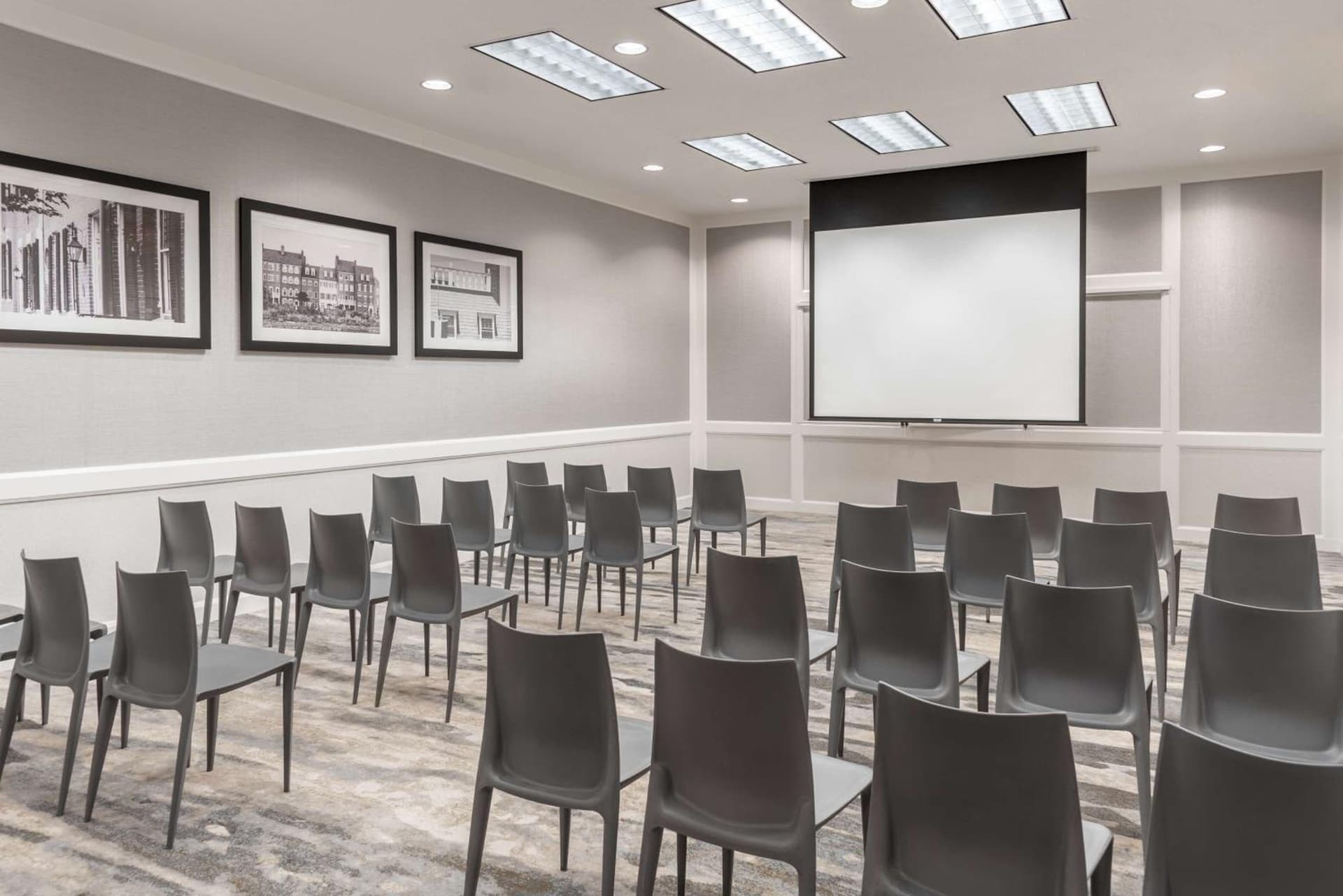 Hilton Alexandria Mark Center gallery photo in Alexandria, VA — image 59