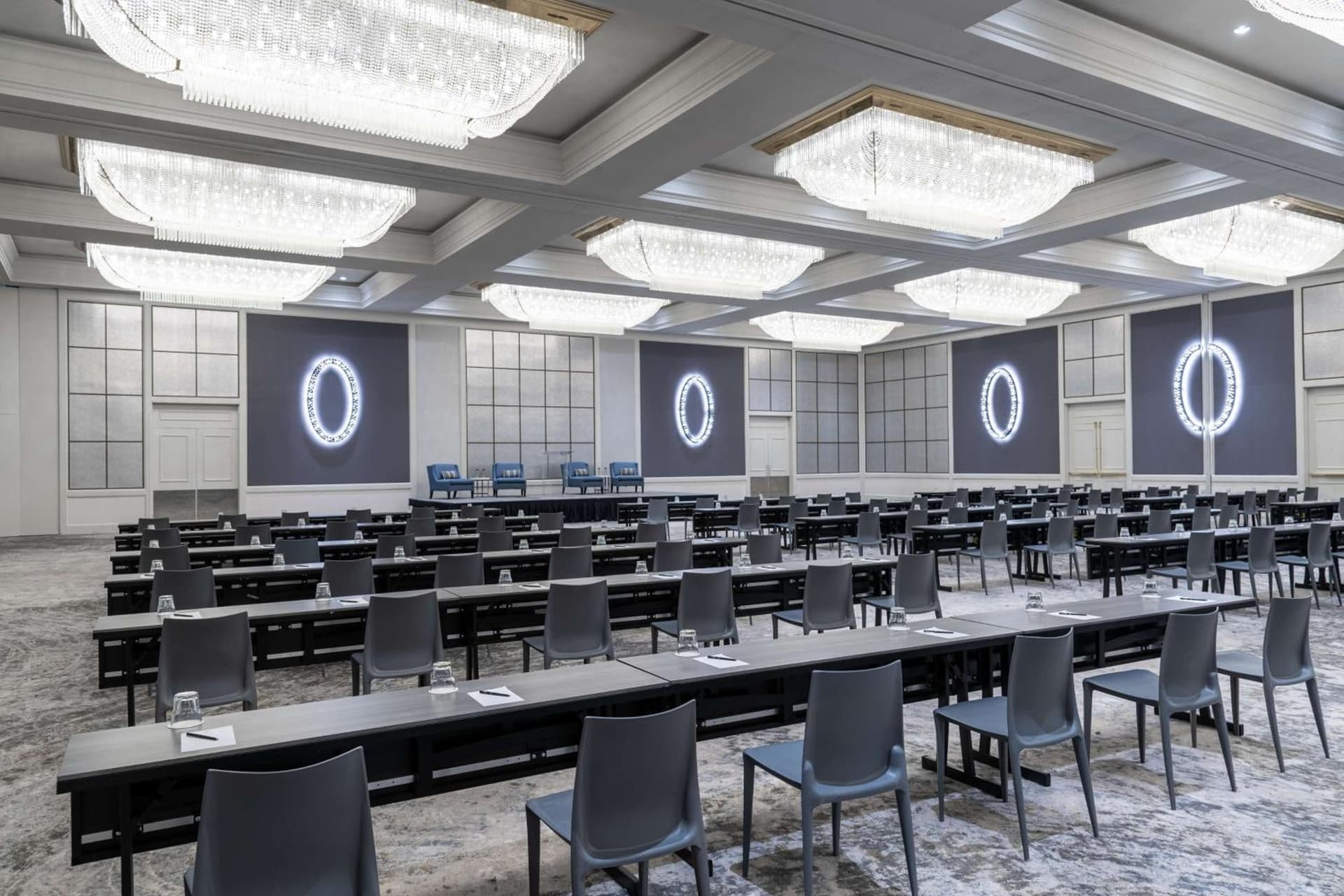 Hilton Alexandria Mark Center gallery photo in Alexandria, VA — image 98