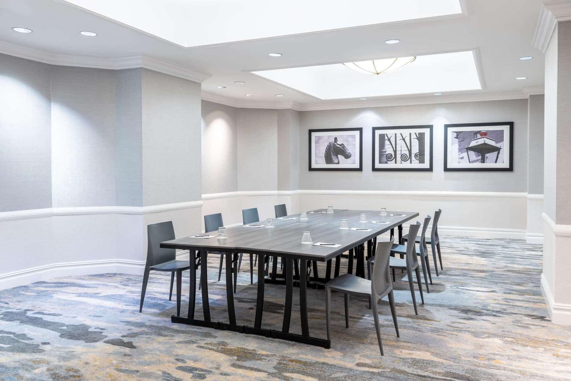 Hilton Alexandria Mark Center gallery photo in Alexandria, VA — image 24