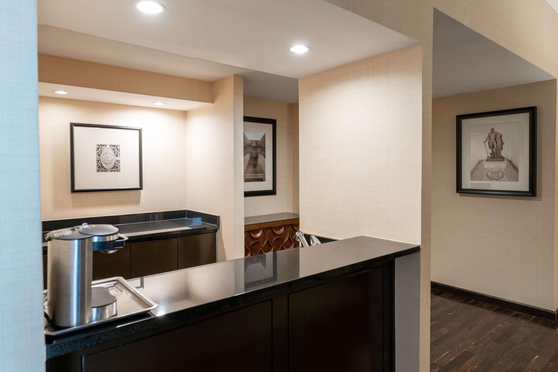 Hilton Alexandria Mark Center gallery photo in Alexandria, VA — image 36