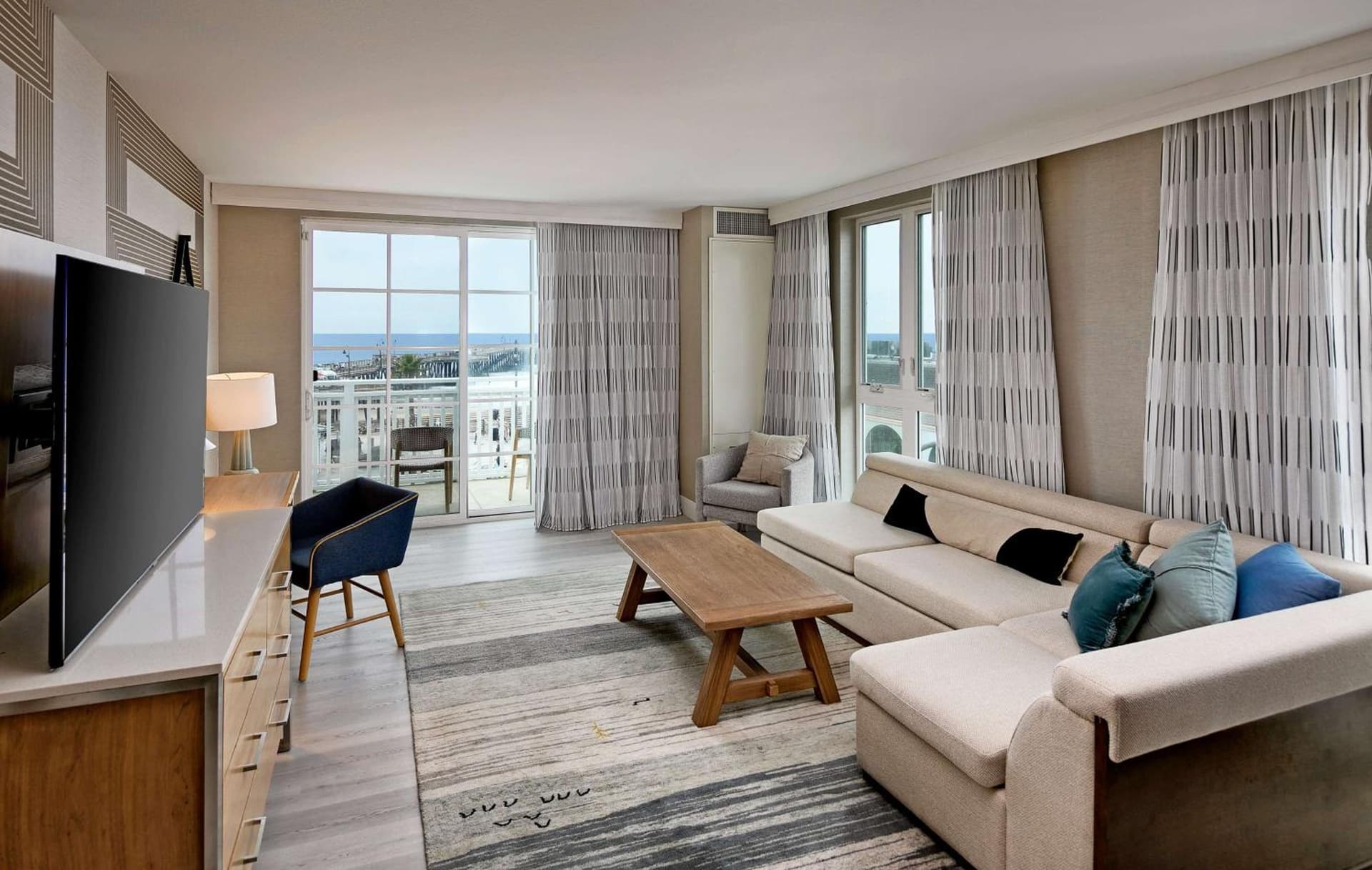 Inn at the Pier Pismo Beach, Curio Collection by Hilton gallery photo in Pismo Beach, CA — image 10