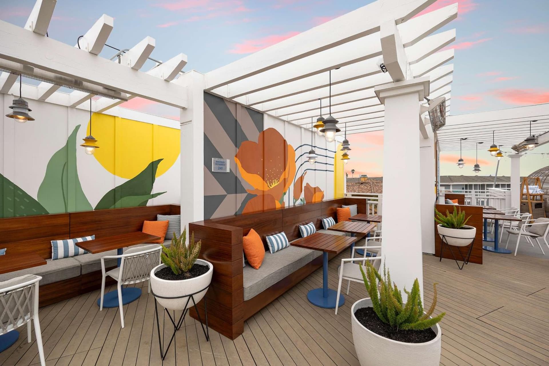 Inn at the Pier Pismo Beach, Curio Collection by Hilton gallery photo in Pismo Beach, CA — image 17
