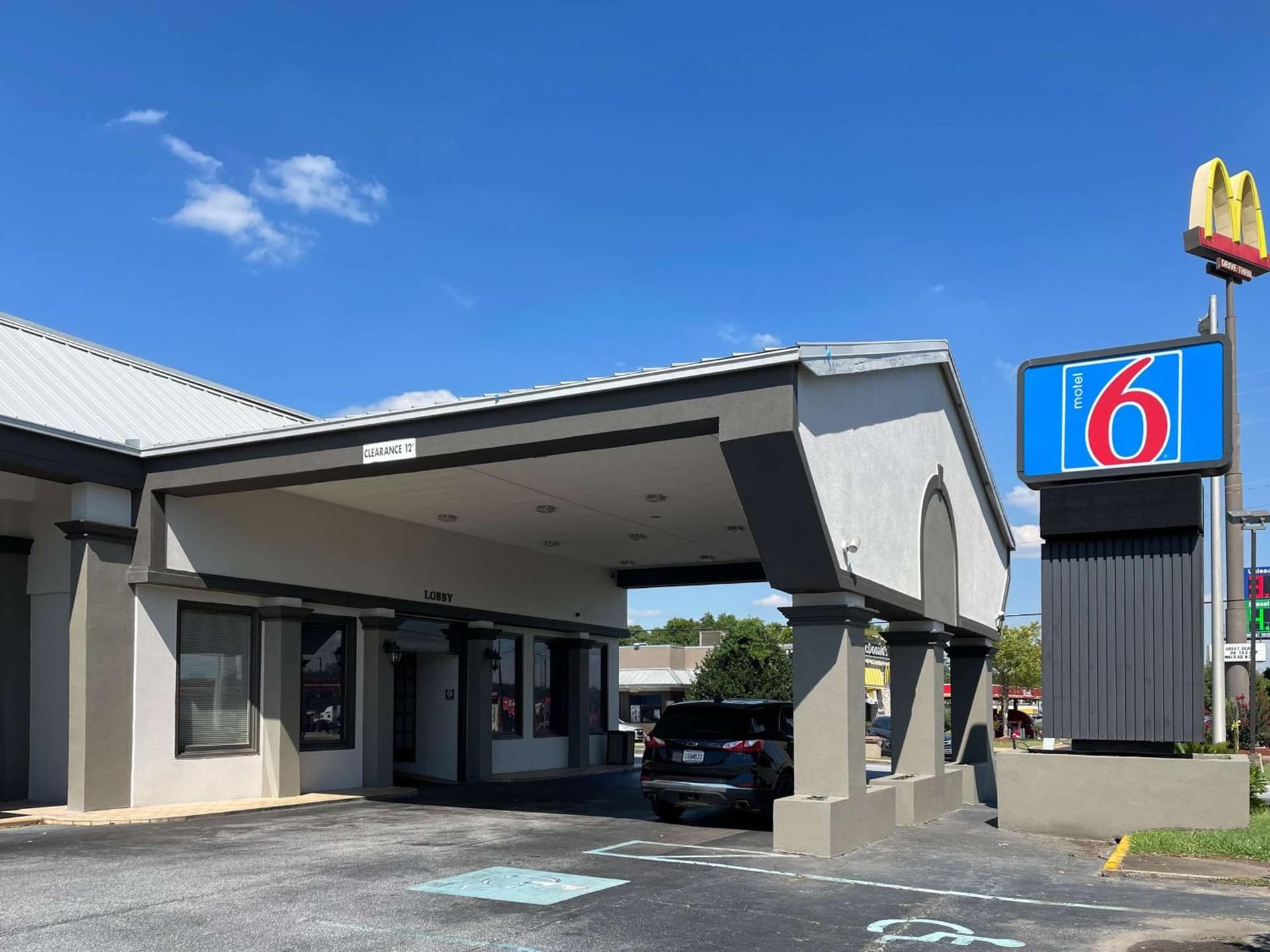 Motel 6 Opelika AL interior in Opelika, AL — gallery photo 2
