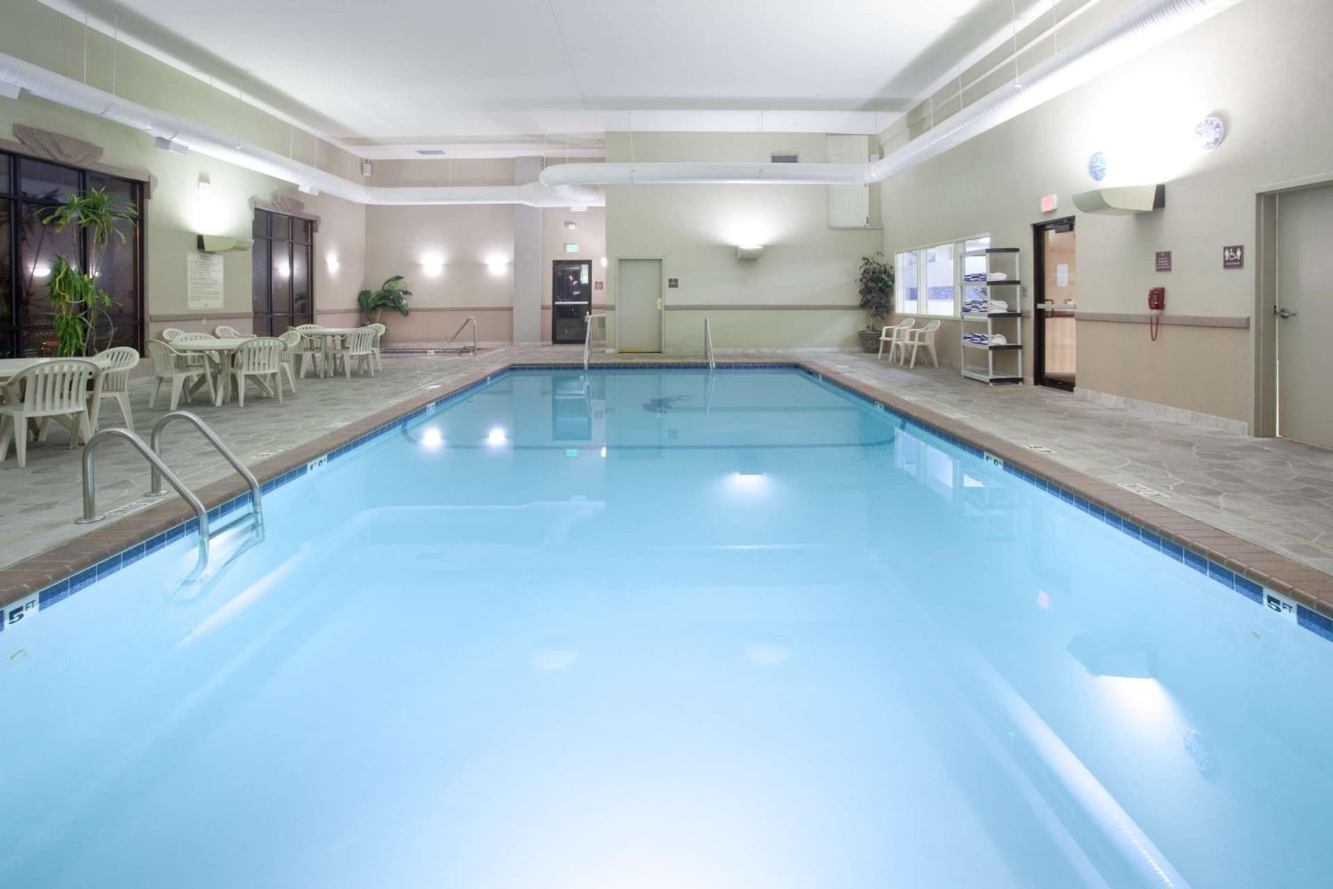 Hampton Inn Bowling Green gallery photo in Bowling Green, OH — image 15