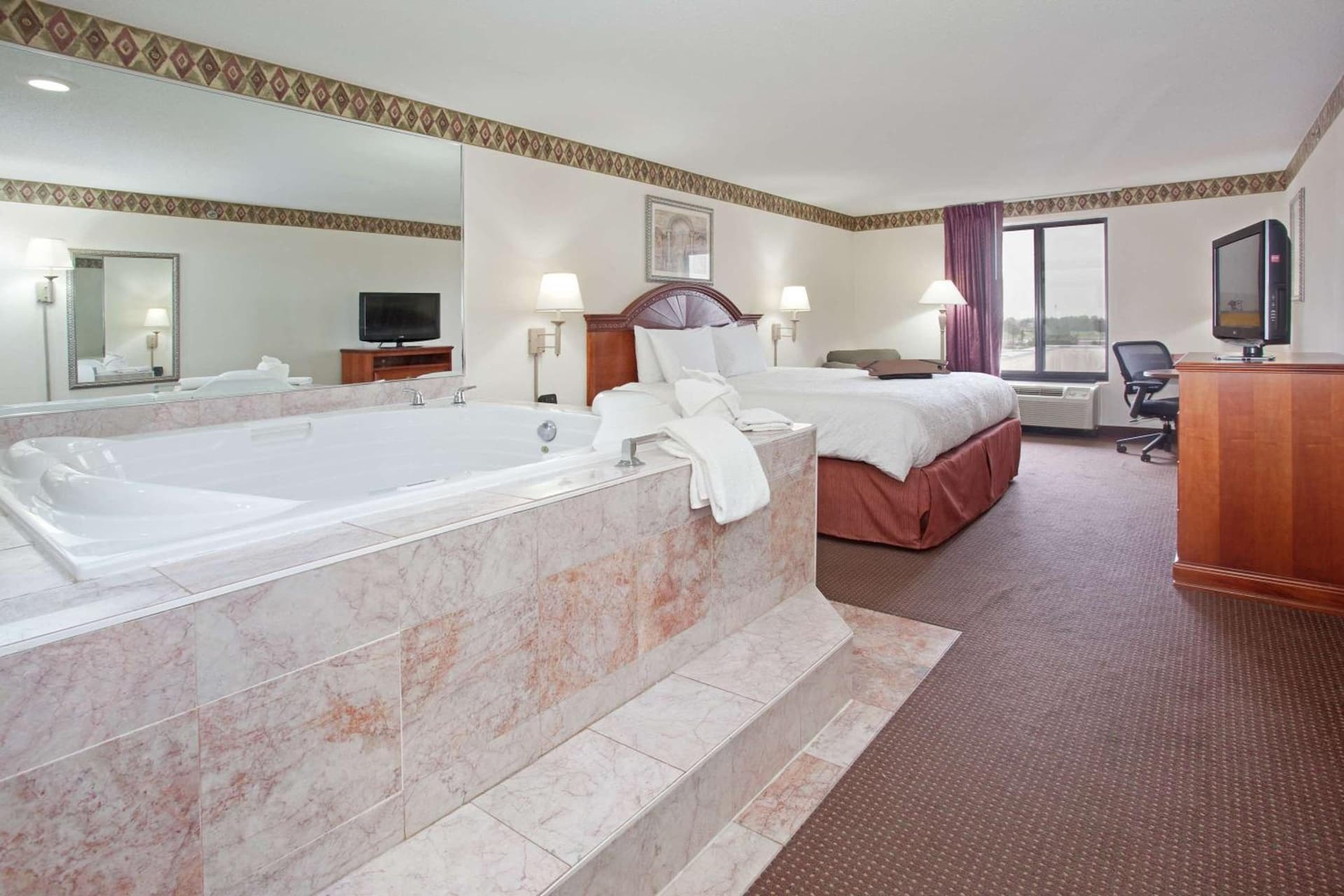 Hampton Inn Bowling Green gallery photo in Bowling Green, OH — image 17