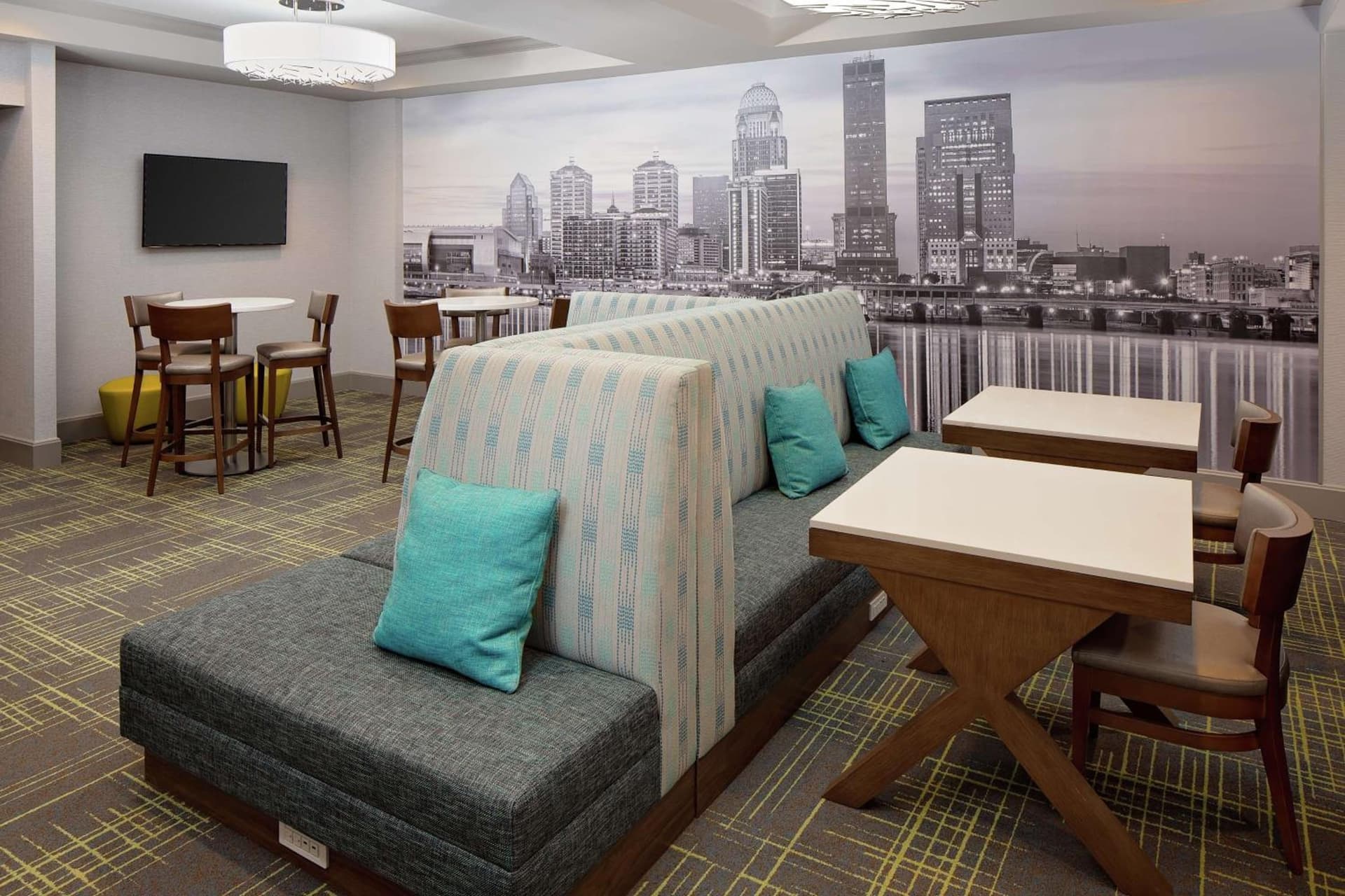 Hampton Inn Louisville Downtown property views in Louisville, KY — gallery photo 3