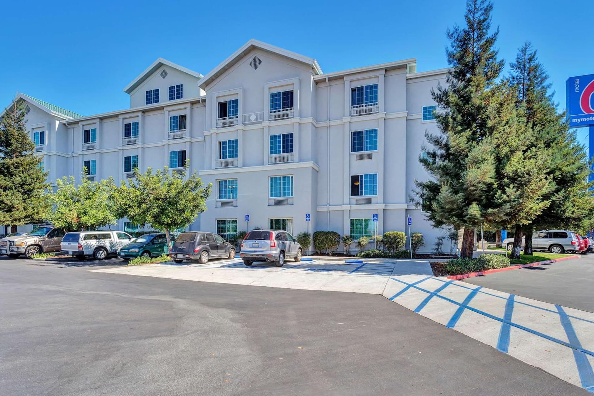 Studio 6 Belmont, CA San Francisco Redwood — hotel in Belmont, California