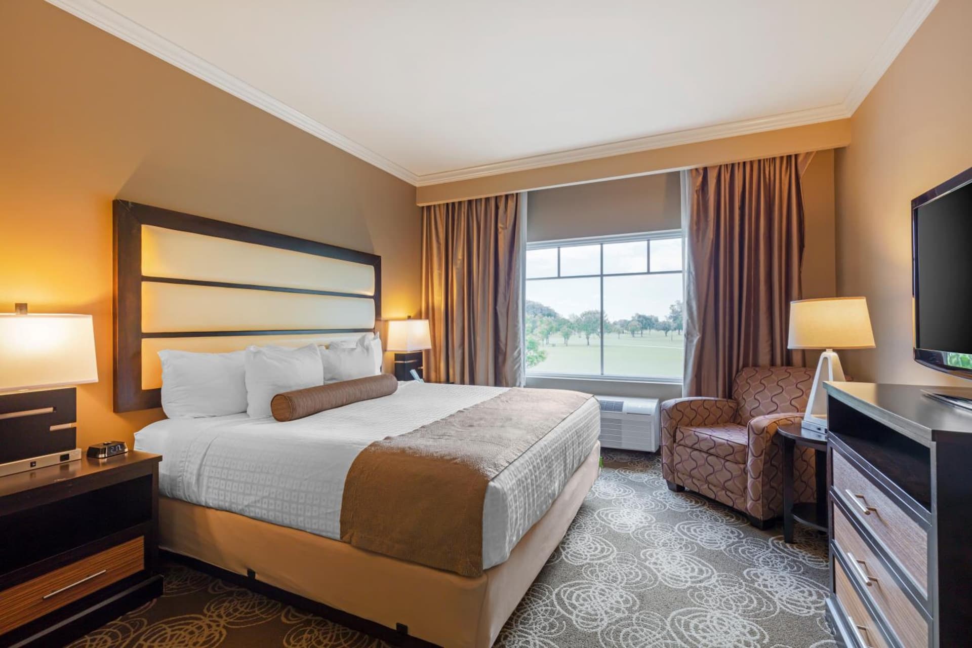 Best Western Plus Miami Airport North Hotel & Suites interior in Miami, FL — gallery photo 2