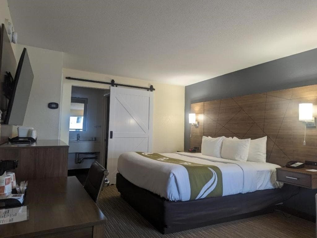 Quality Inn & Suites Northampton - Amherst interior in Northampton, MA — gallery photo 2