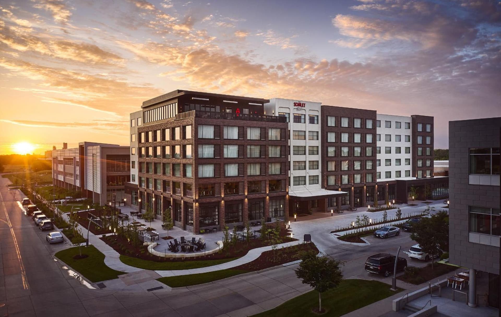The Scarlet, Lincoln, a Tribute Portfolio Hotel interior in Lincoln, NE — gallery photo 2