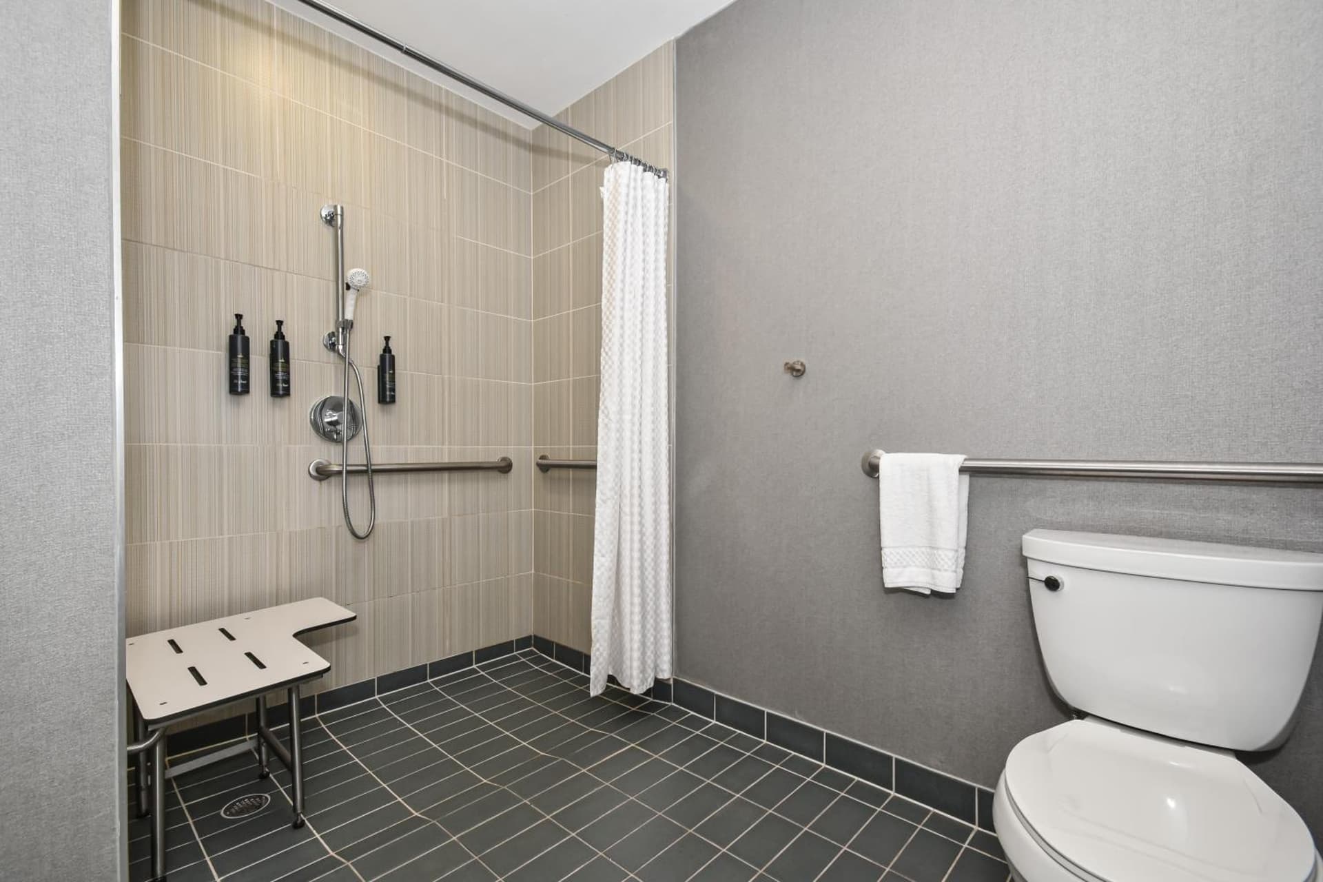 Aloft Long Island City-Manhattan View property views in Queens, NY — gallery photo 3