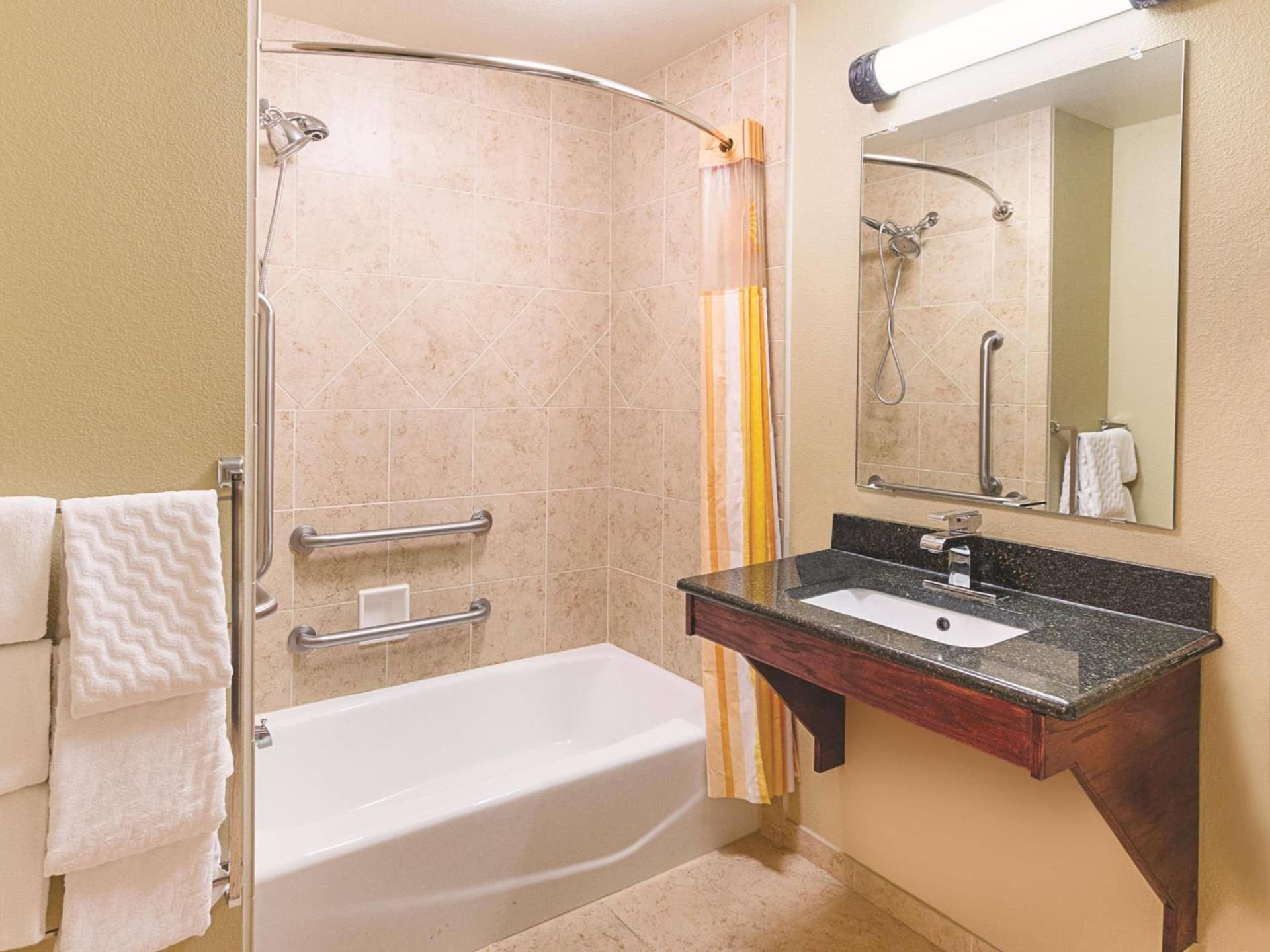 La Quinta by Wyndham Woodway - Waco South gallery photo in Waco, TX — image 9