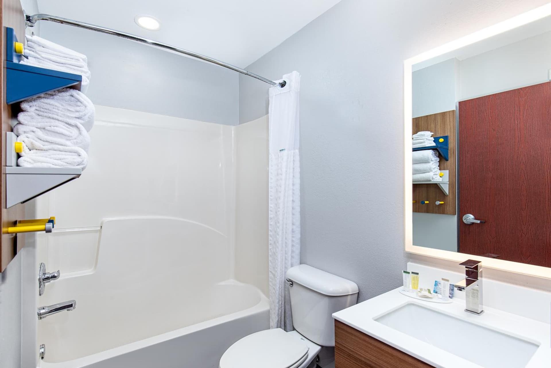 Microtel Inn & Suites Columbus North gallery photo in Columbus, GA — image 16