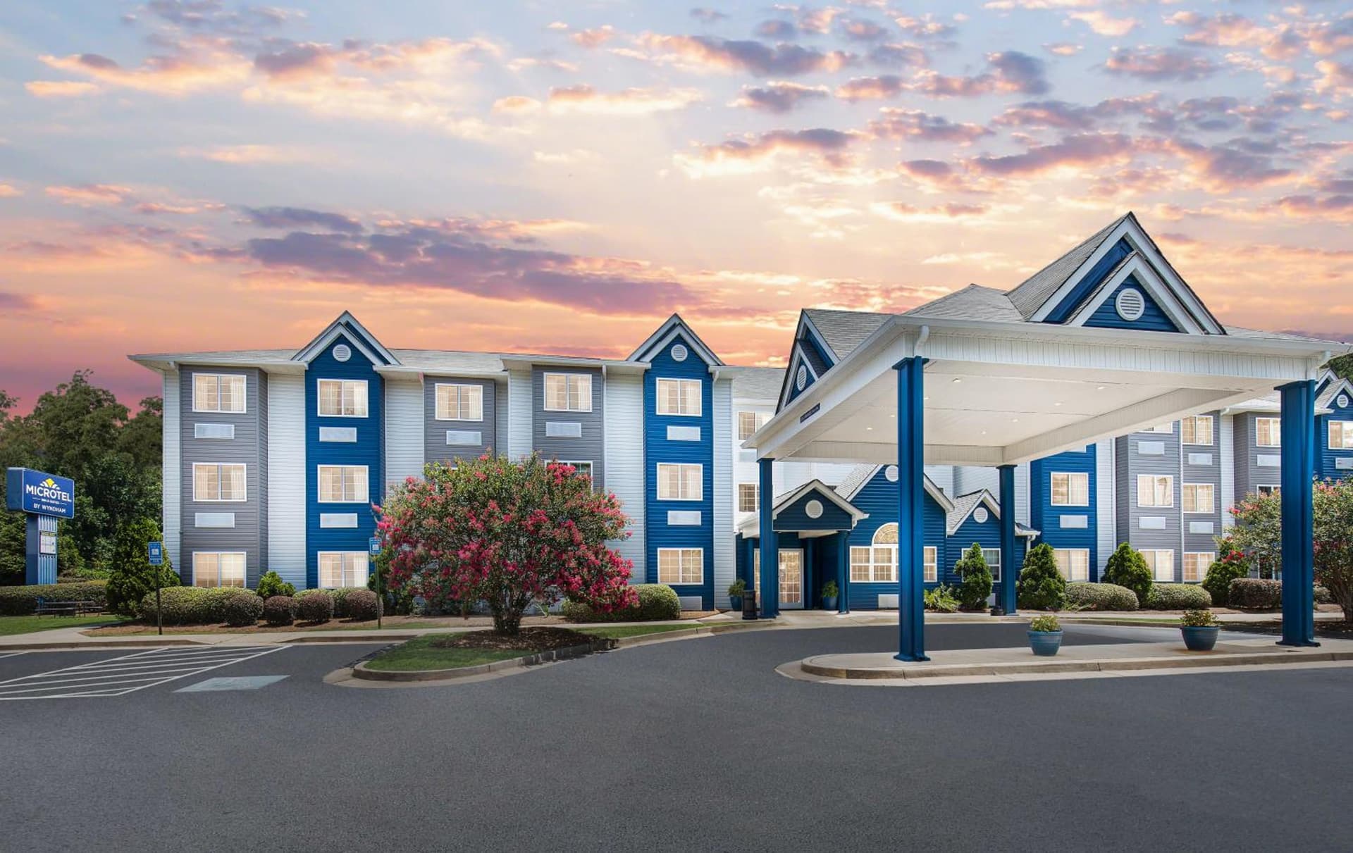 Microtel Inn & Suites Columbus North gallery photo in Columbus, GA — image 11