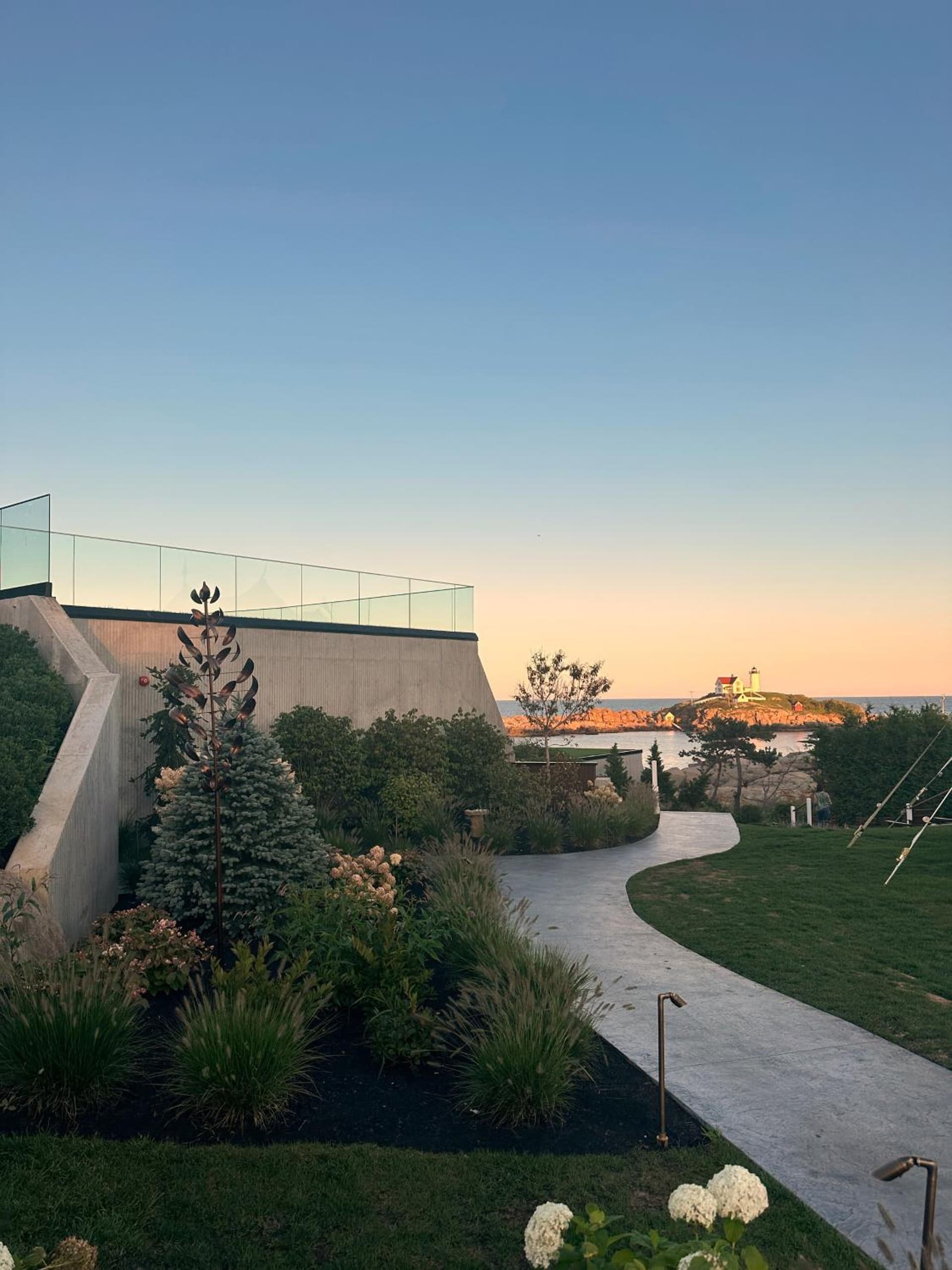 ViewPoint Hotel interior in York, ME — gallery photo 2