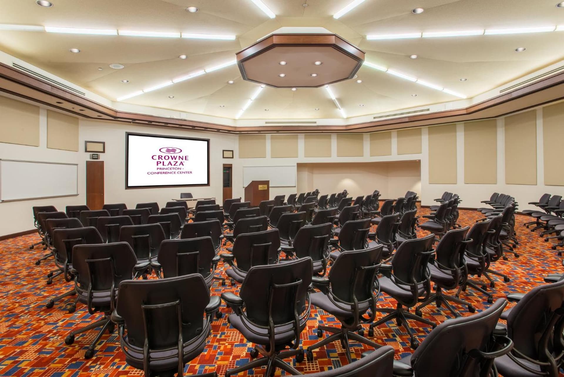 Crowne Plaza Princeton - Conference Center by IHG gallery photo in Princeton, NJ — image 12