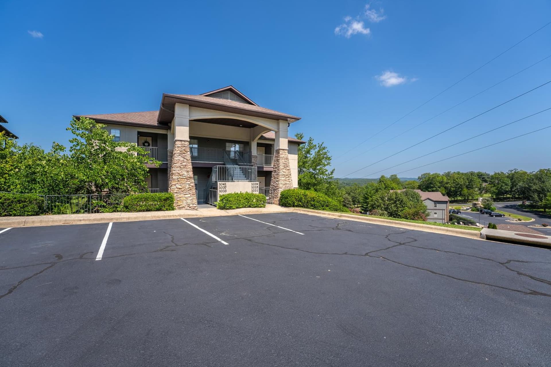 1037 Branson Luxury Retreat-Golf view-Silver Dollar city interior in Branson West, MO — gallery photo 2