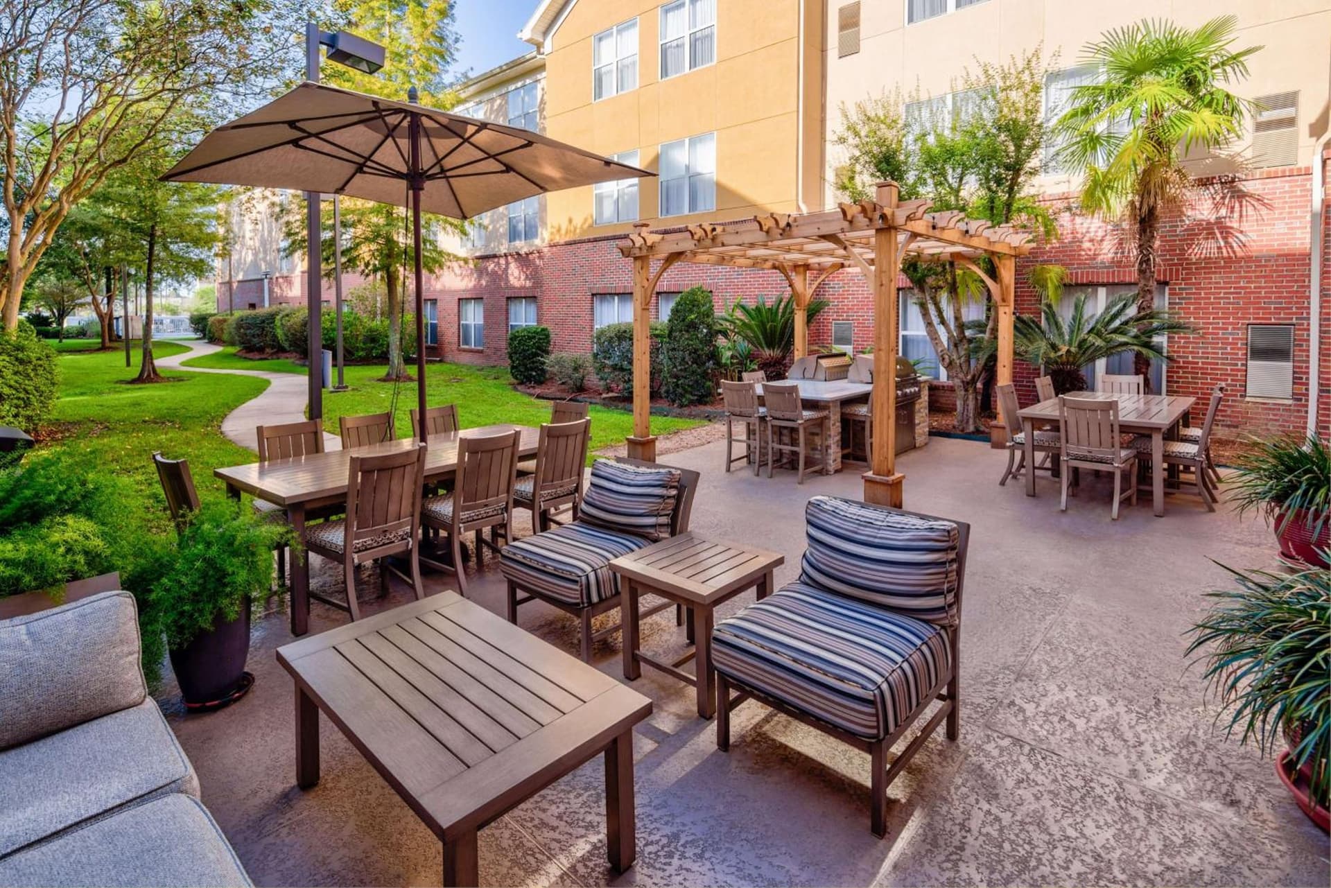 Homewood Suites by Hilton Baton Rouge interior in Baton Rouge, LA — gallery photo 2