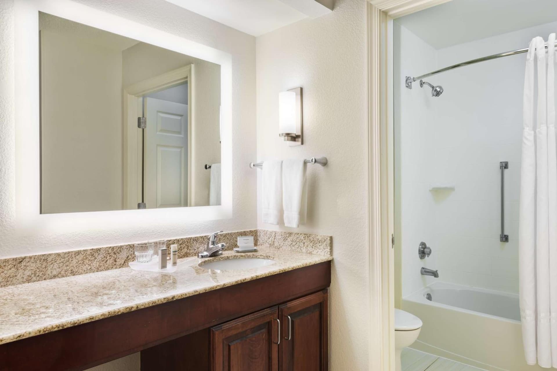 Homewood Suites by Hilton Baton Rouge gallery photo in Baton Rouge, LA — image 16
