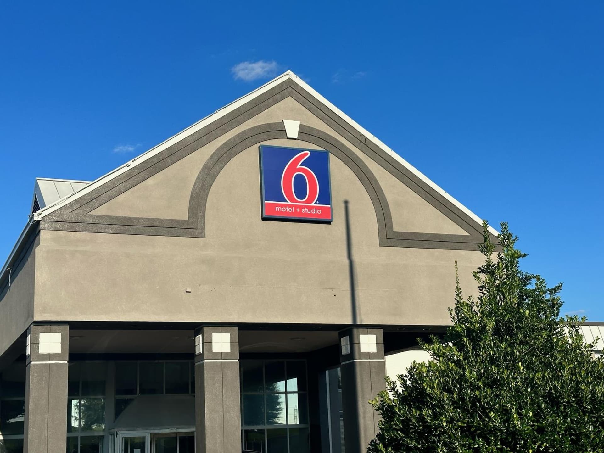 Motel 6 Rock Hill SC interior in Rock Hill, SC — gallery photo 2