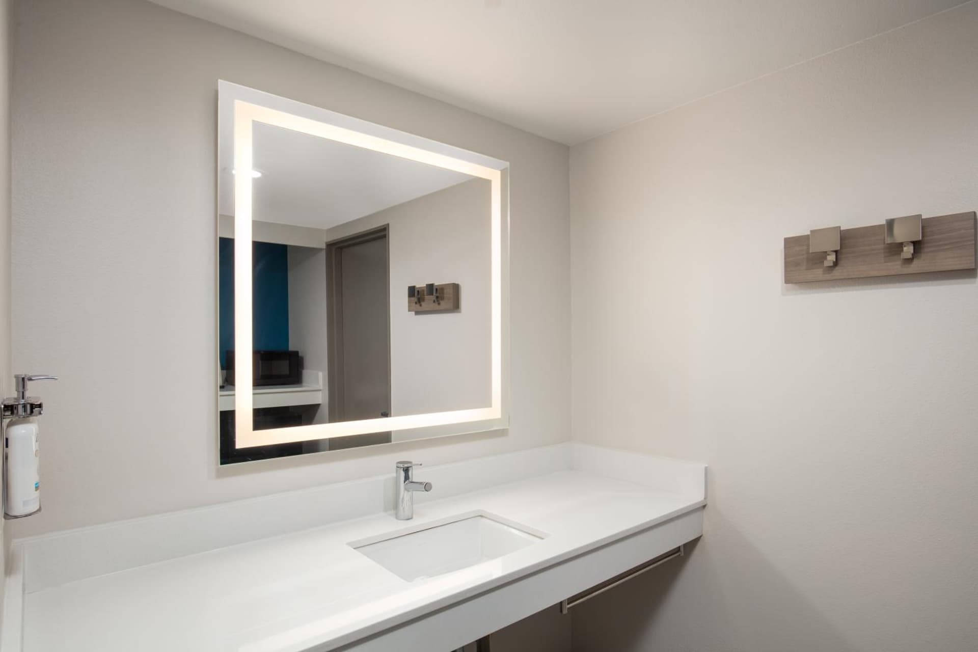 Holiday Inn Express Hotel & Suites Ventura Harbor by IHG property views in Ventura, CA — gallery photo 3