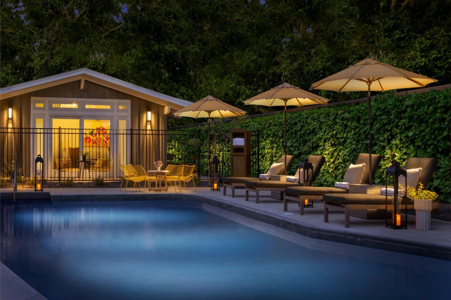 The Cottages Hotel property views in Menlo Park, CA — gallery photo 3