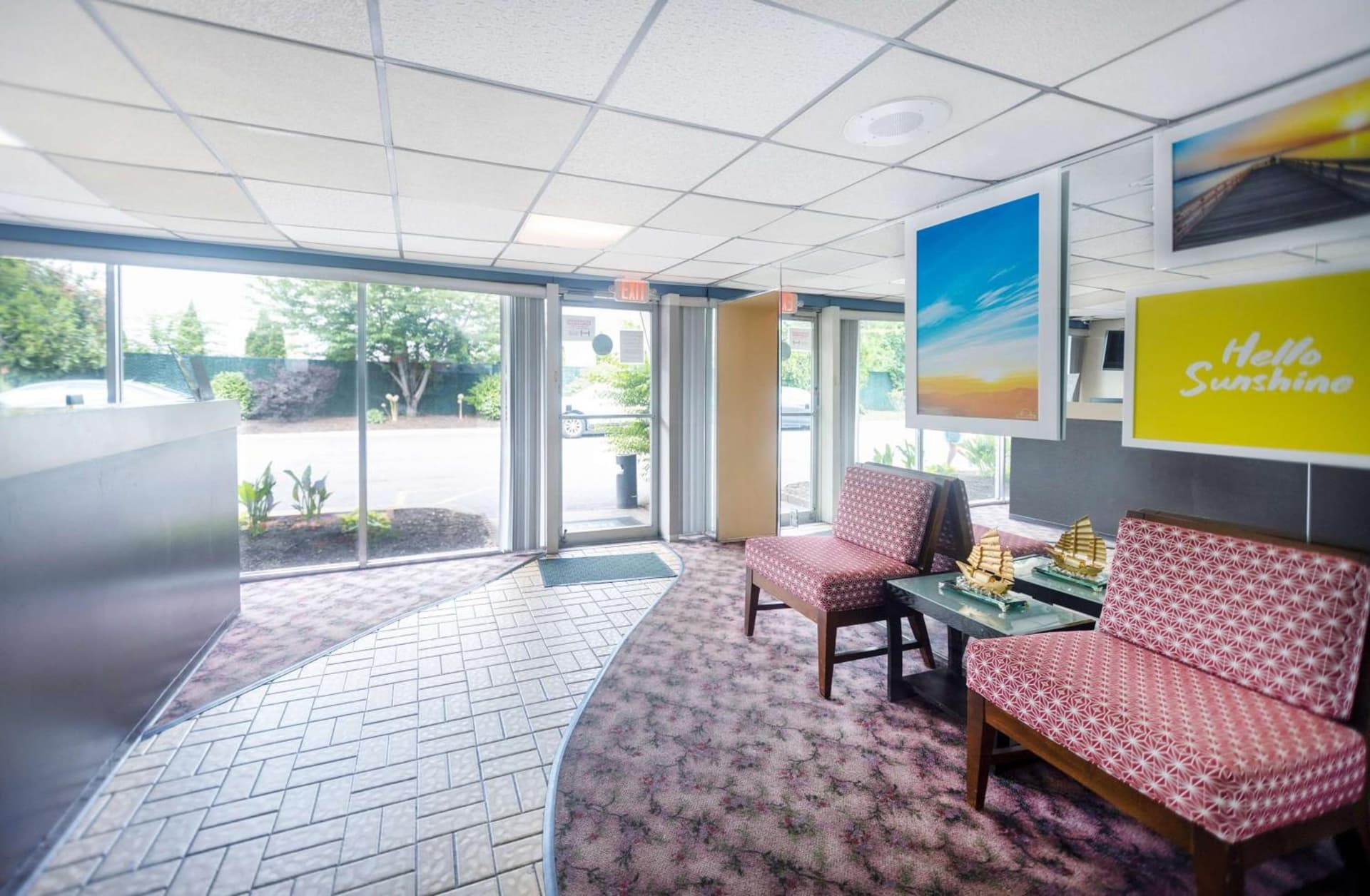 Days Inn by Wyndham Hicksville Long Island interior in Hicksville, NY — gallery photo 2