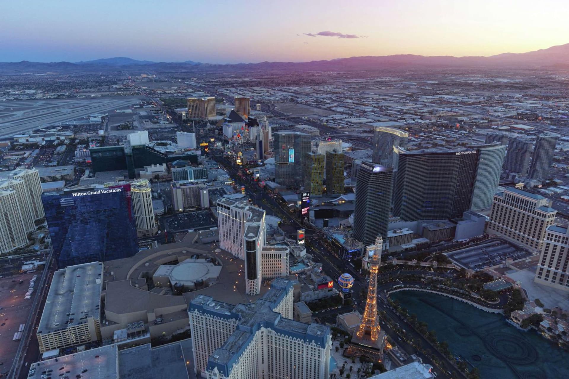 Hilton Club Elara Las Vegas featured exterior or lobby in Las Vegas, NV — similar hotel