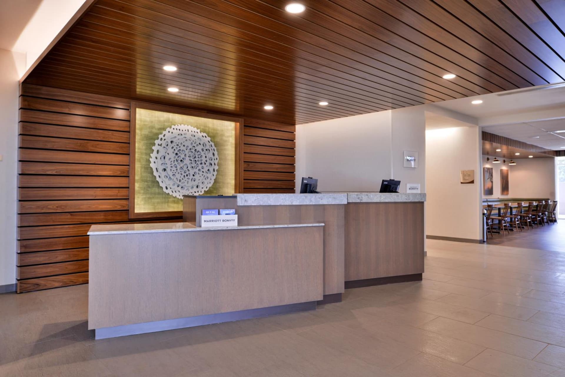 Fairfield Inn and Suites by Marriott Minneapolis Shakopee interior in Shakopee, MN — gallery photo 2