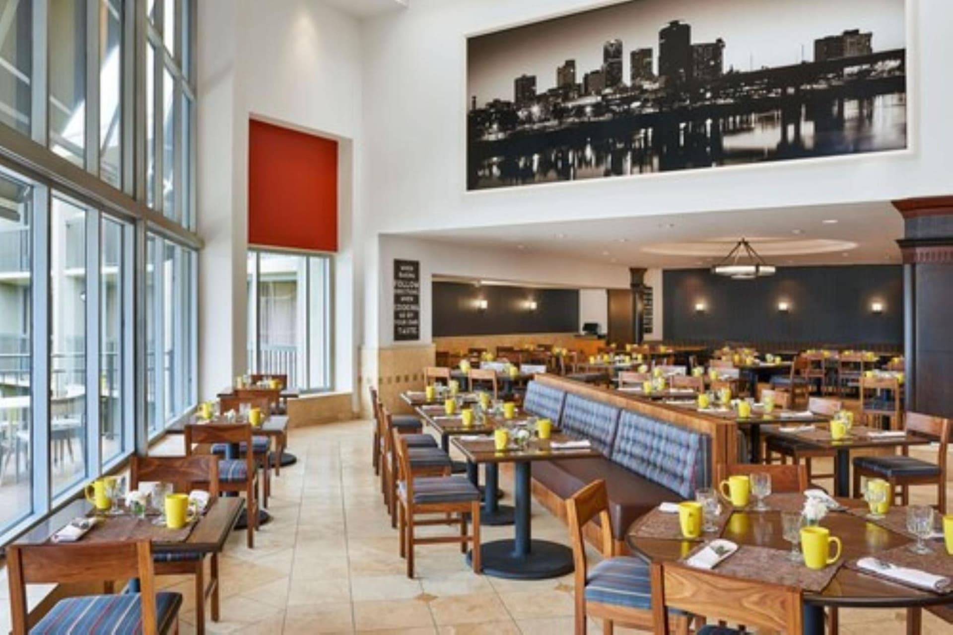 Four Points by Sheraton Little Rock Midtown interior in Little Rock, AR — gallery photo 2