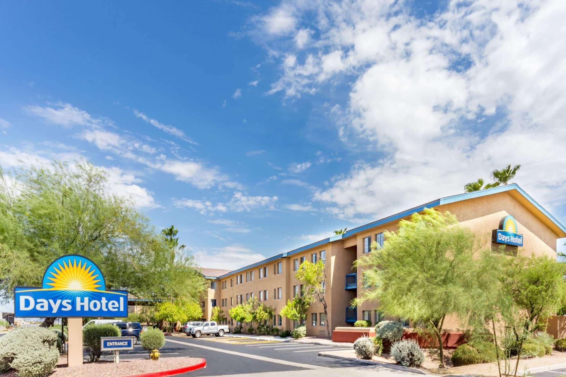 Days Inn & Suites by Wyndham Mesa Near Phoenix interior in Mesa, AZ — gallery photo 2