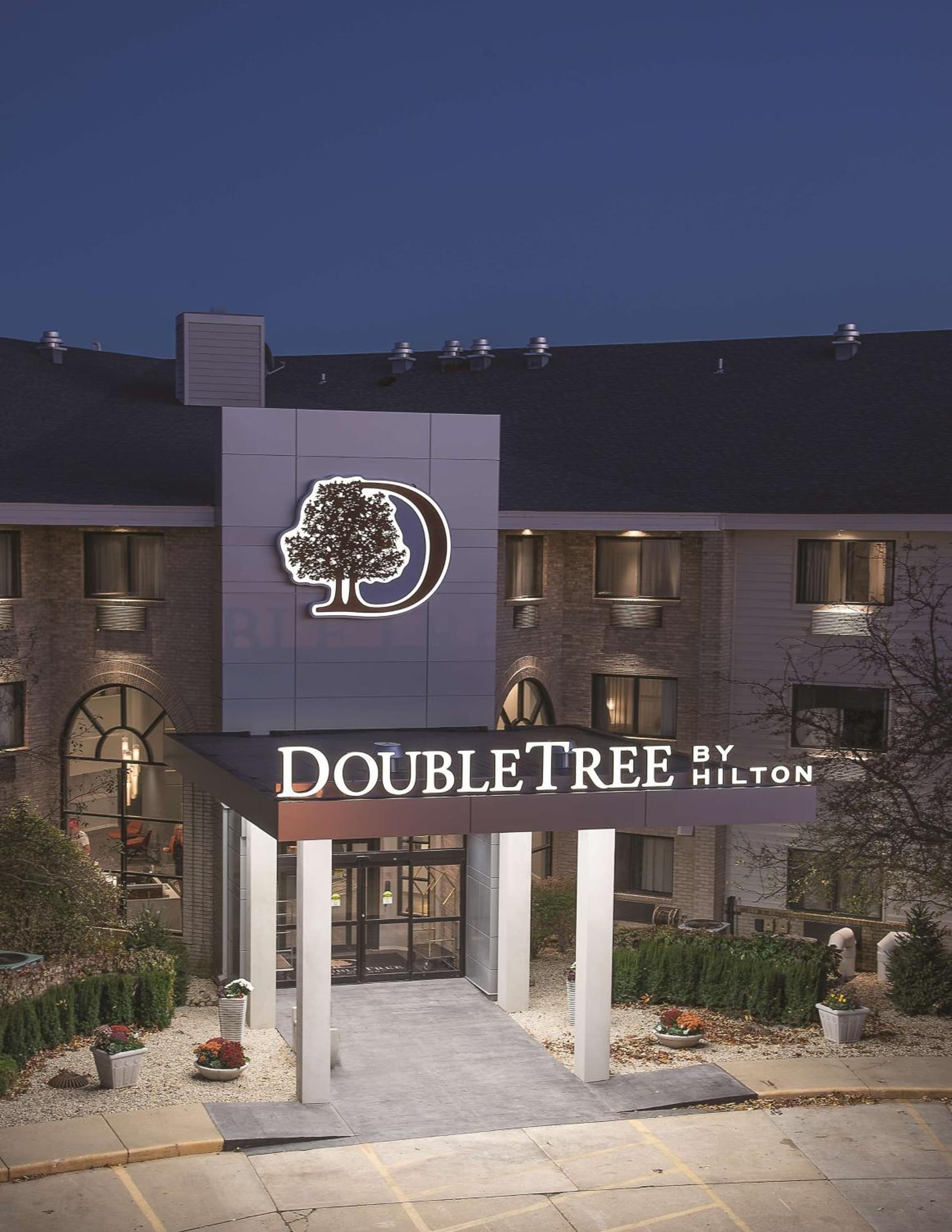 DoubleTree by Hilton Racine Harbourwalk property views in Racine, WI — gallery photo 3